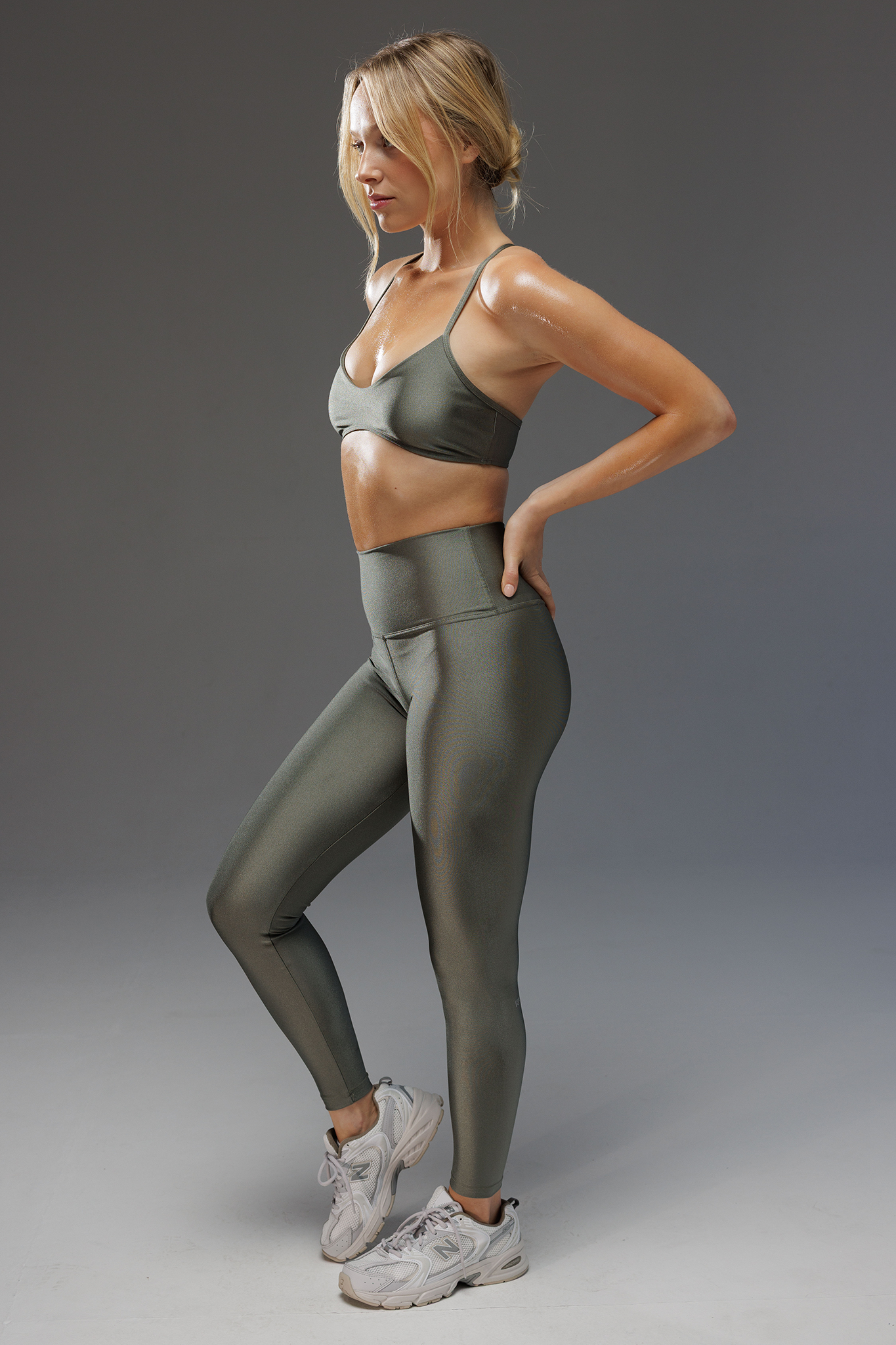 טופ LIRUX קטן מוצלב - ARMY GREEN