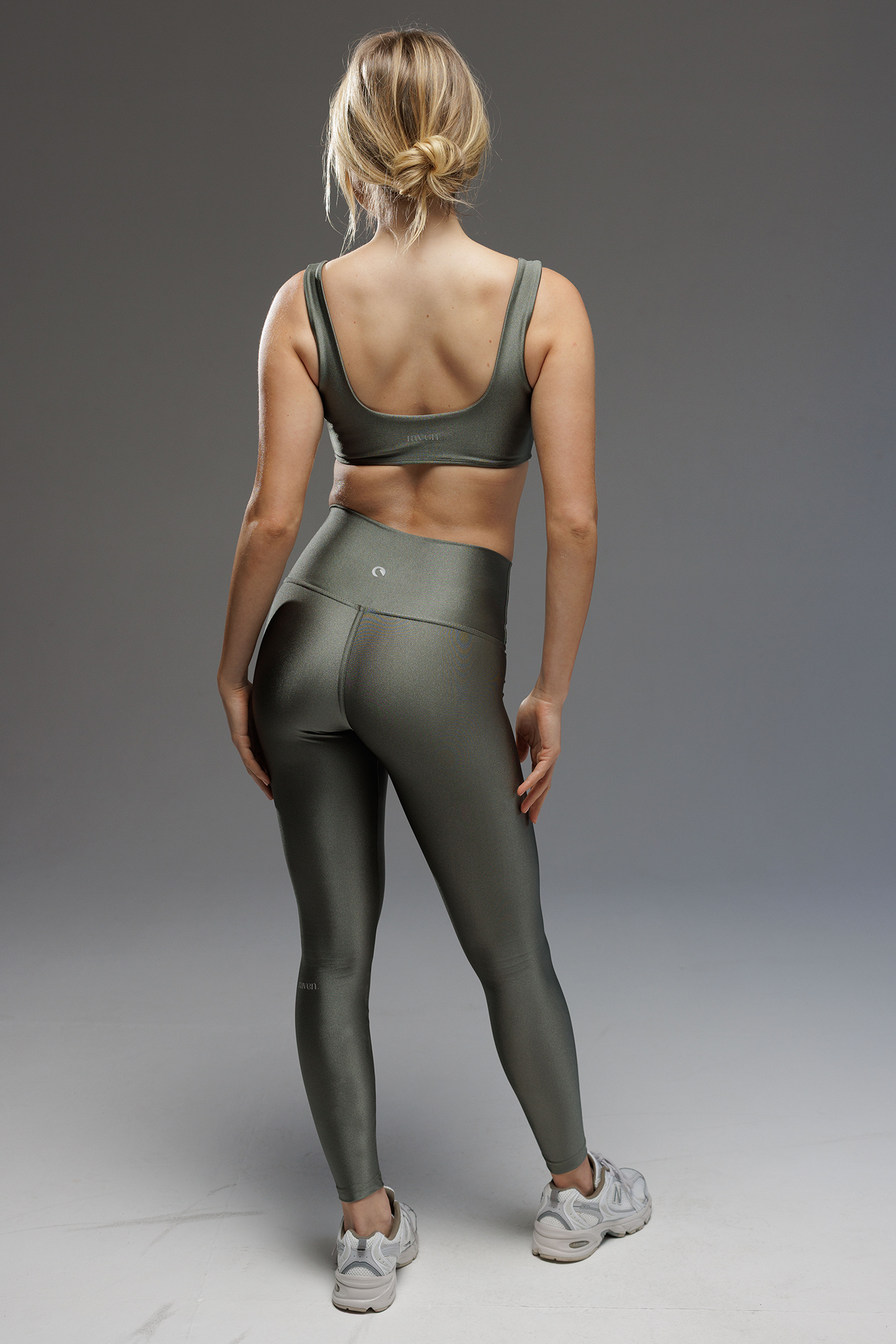 טופ LIRUX קטן + טייץ LIRUX ארוך גבוה - ARMY GREEN