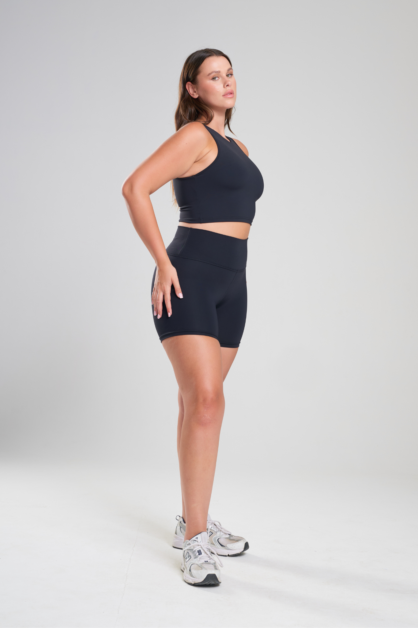 טופ YALUUP.PRO קרופ + טייץ YALUUP.PRO קצר - BLACK