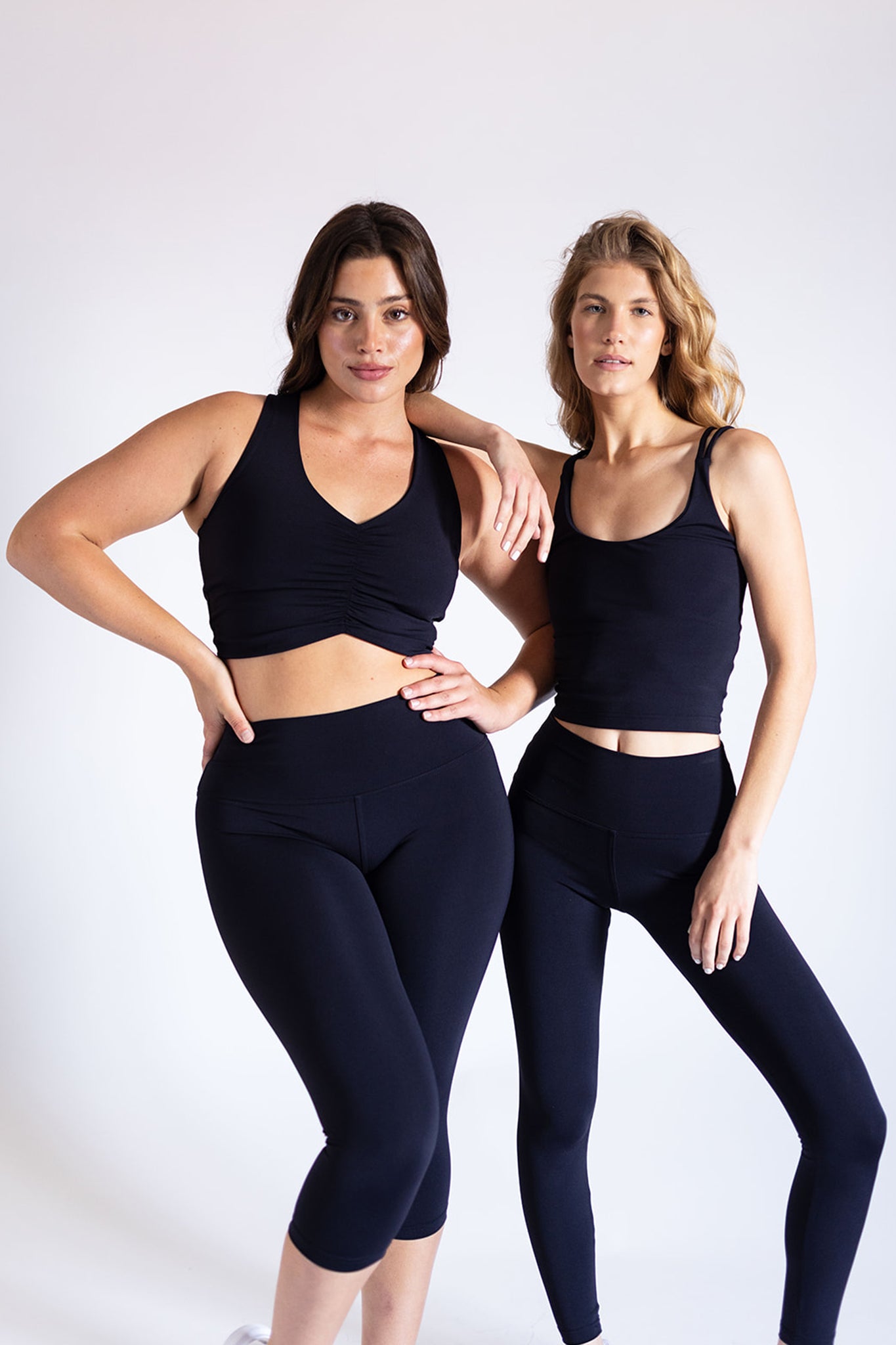 טופ YALUUP כיווץ - BLACK