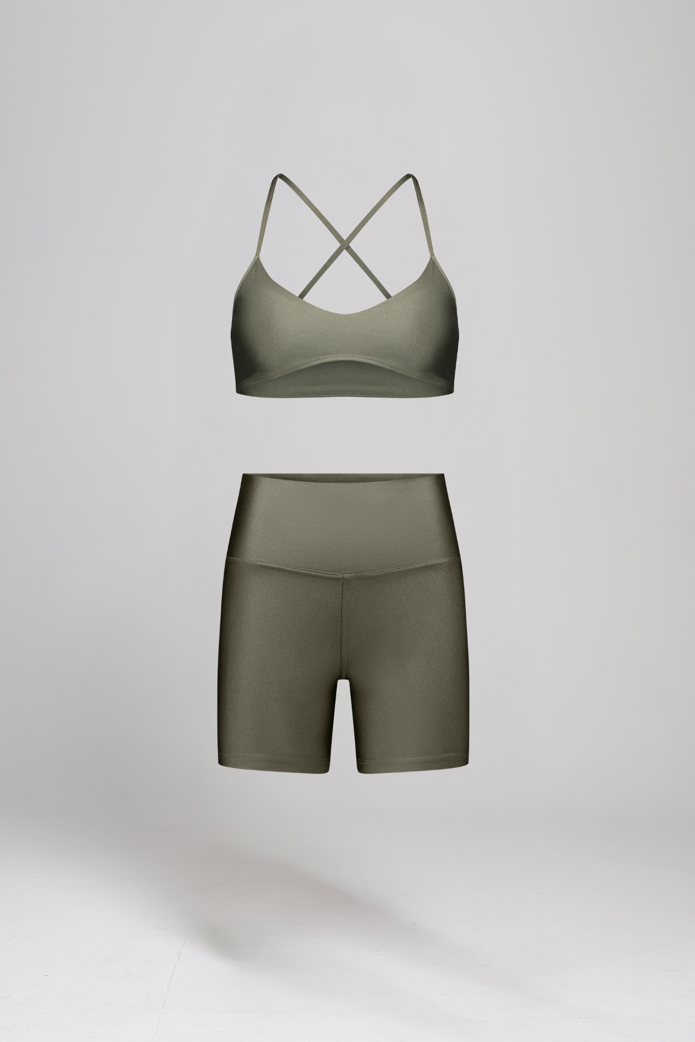 טופ LIRUX קטן מוצלב + טייץ LIRUX קצר - ARMY GREEN