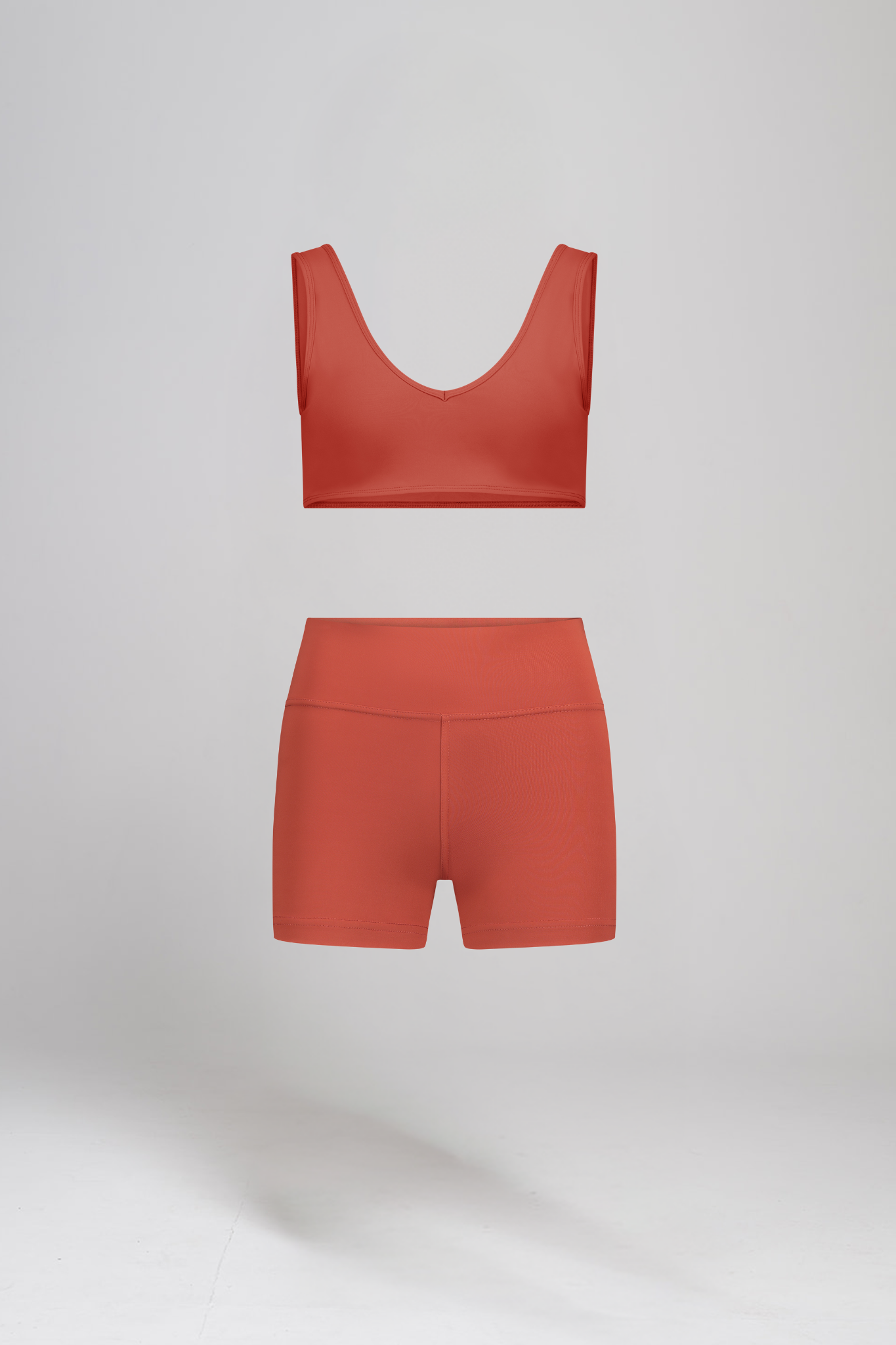 טופ YALUUP.PRO מחשוף וי + שורט YALUUP.PRO גבוה - MARS RED