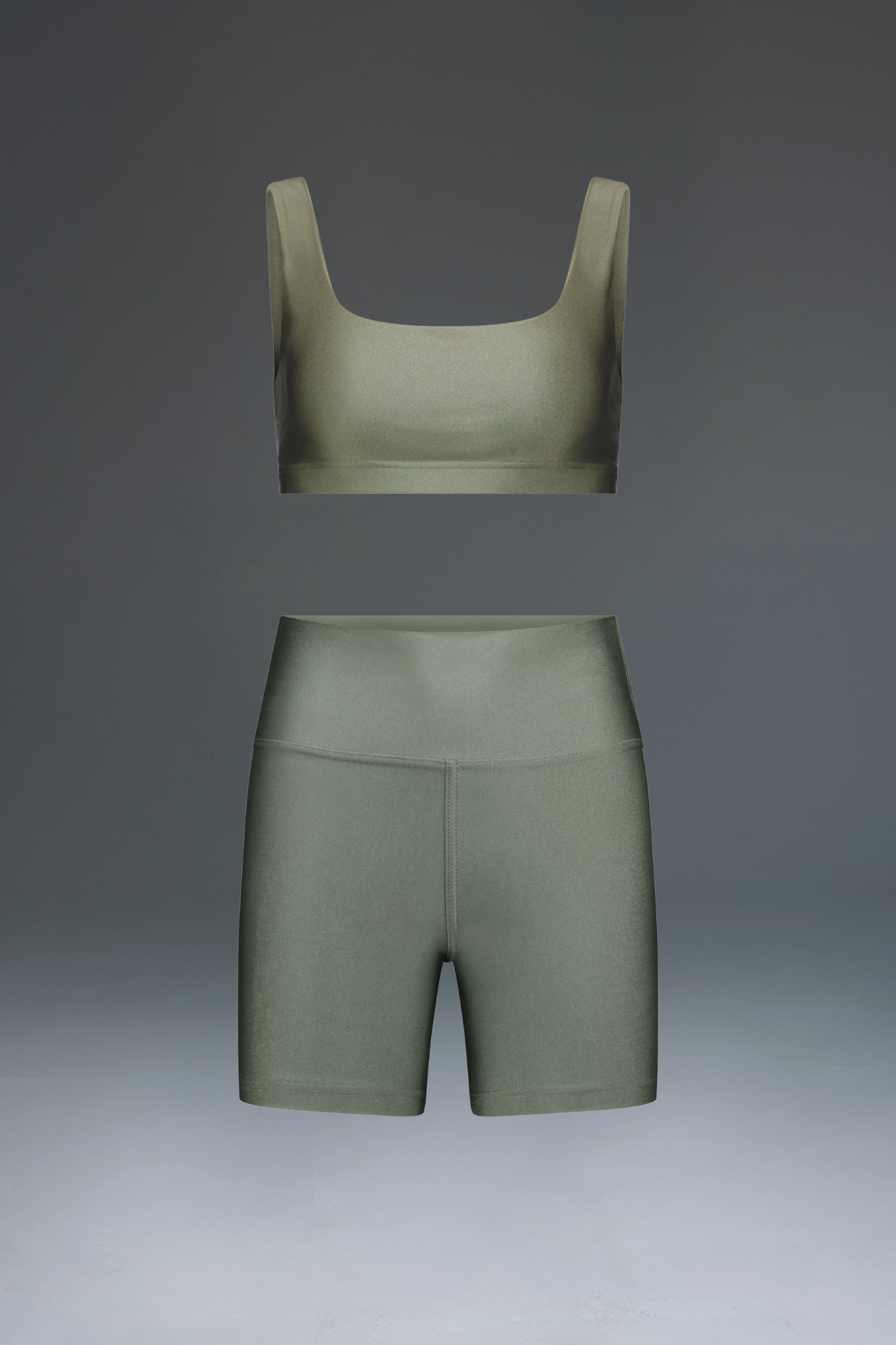 טופ LIRUX מרובע + טייץ LIRUX קצר - ARMY GREEN