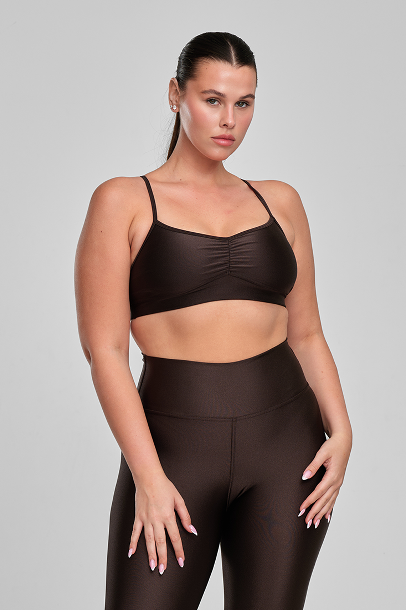 טופ LIRUX כתפיה דקה כיווץ - COFFEE