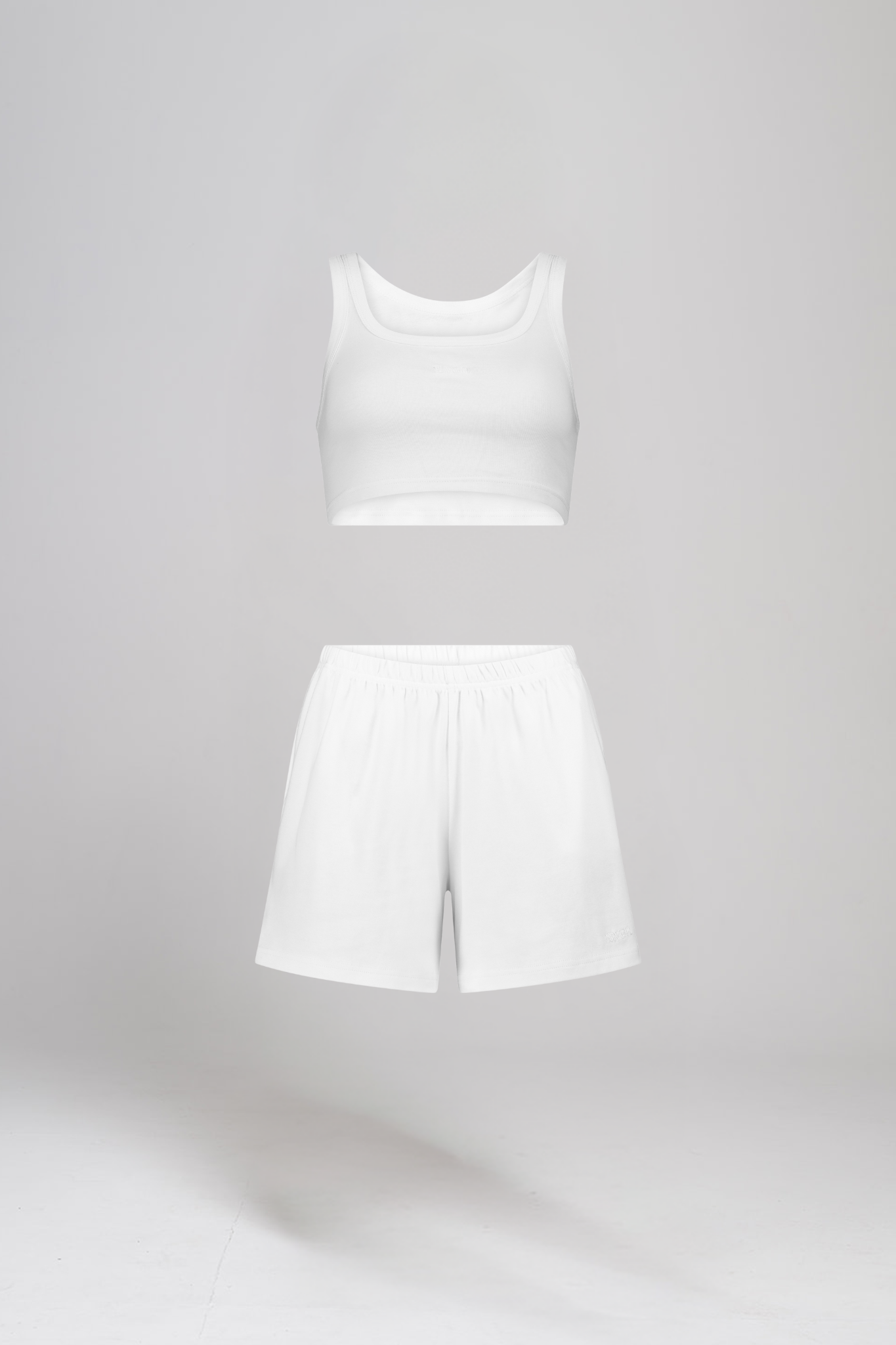 גופית RIB קרופ + מכנסי RIB שורט - WHITE