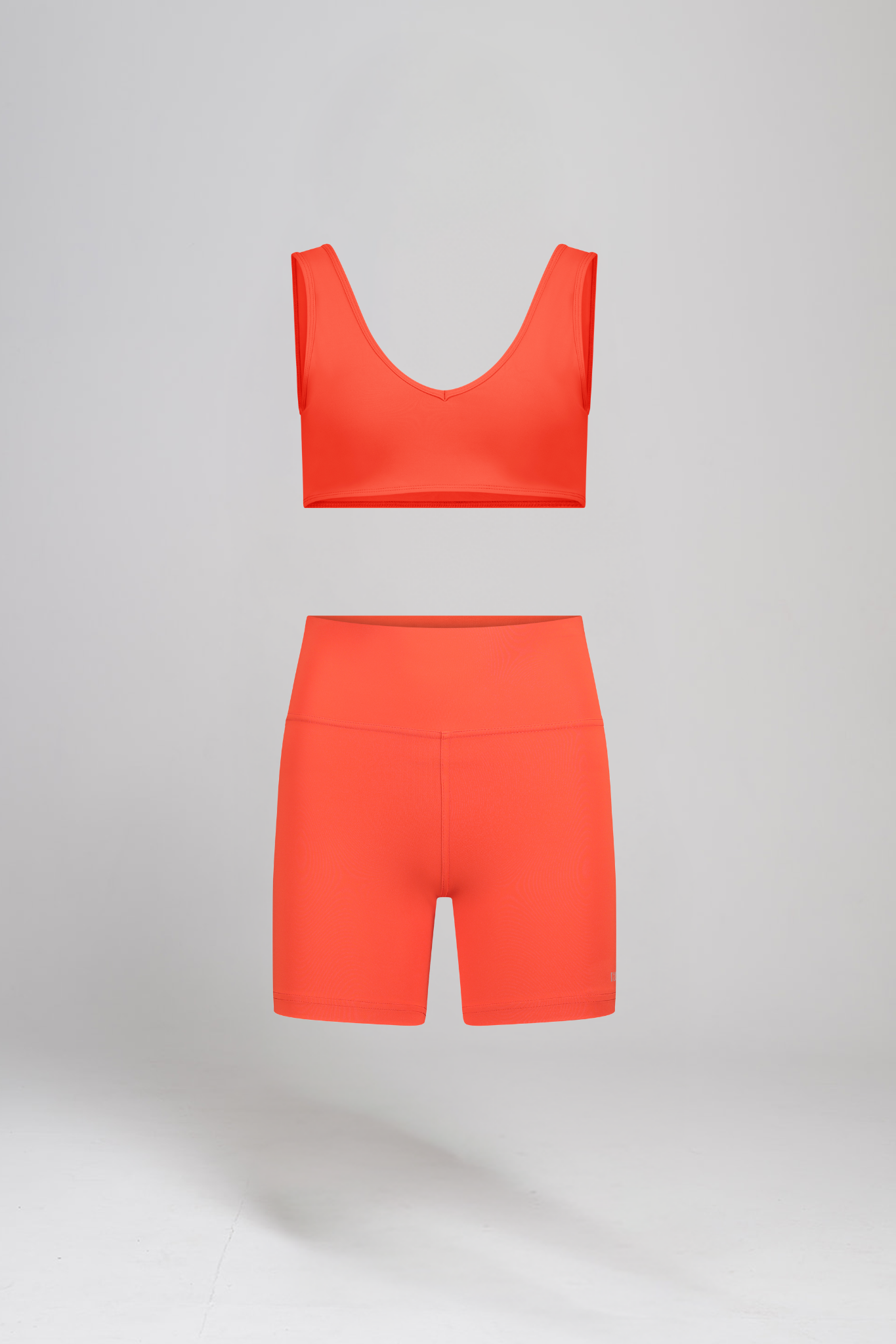 טופ YALUUP.PRO מחשוף וי + טייץ YALUUP.PRO קצר - RED ORANGE