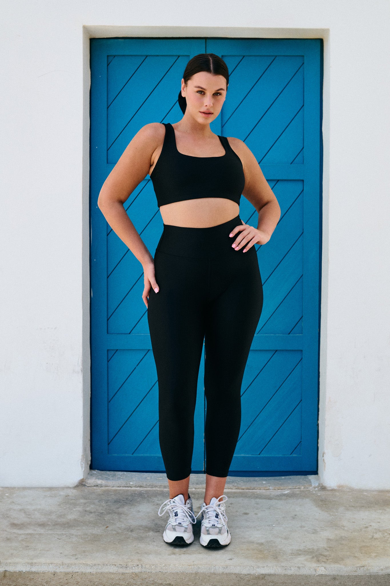 טופ LIRUX מרובע + טייץ LIRUX 7/8 גבוה - BLACK