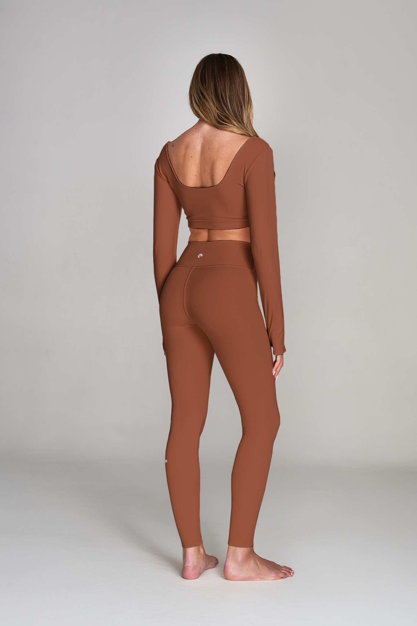 חולצת מעטפת YALUUP.PRO אקטיב - MORENA BROWN