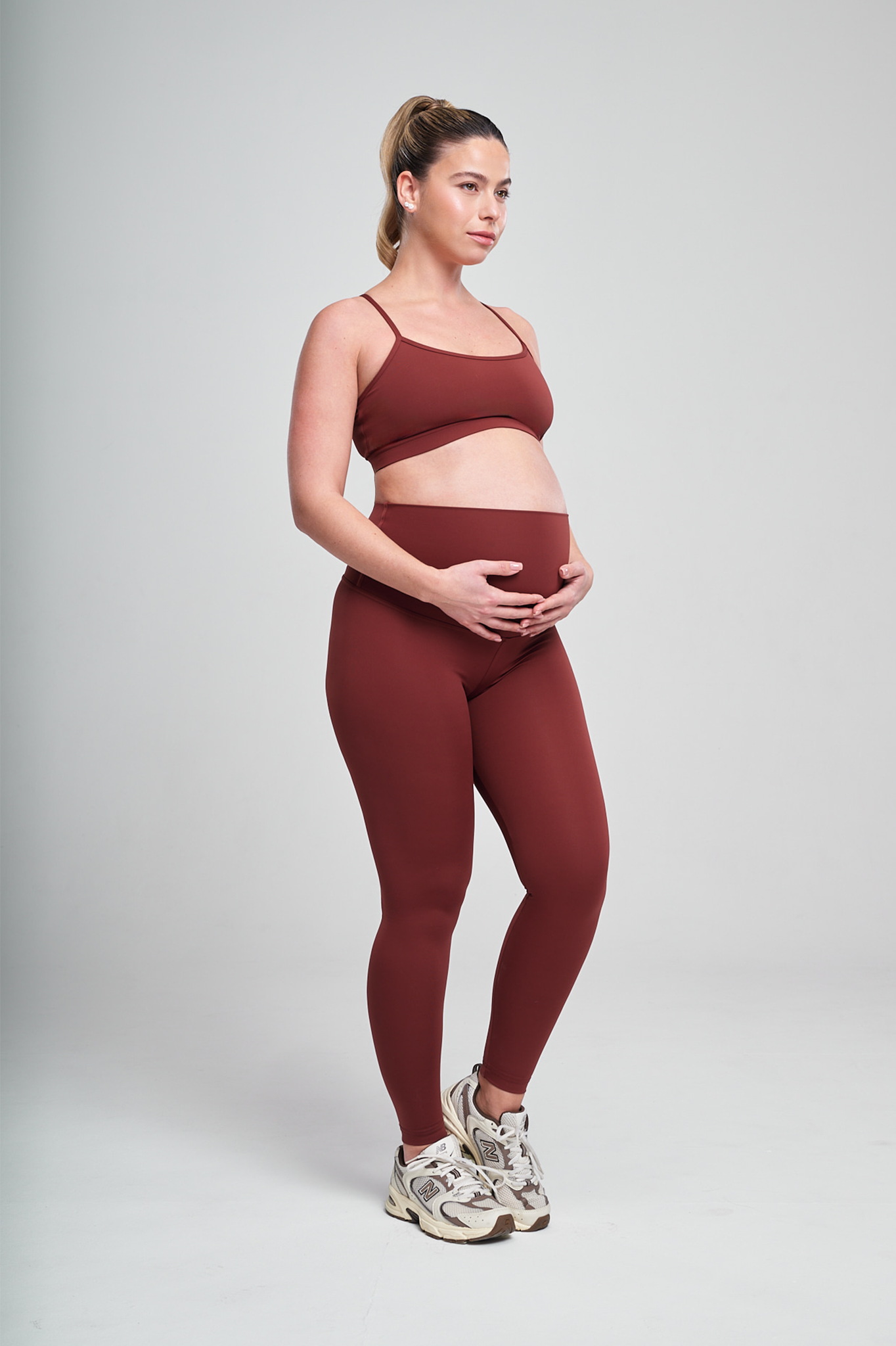 טופ YALUUP.PRO כתפיה דקה הריון - DARK AMBER