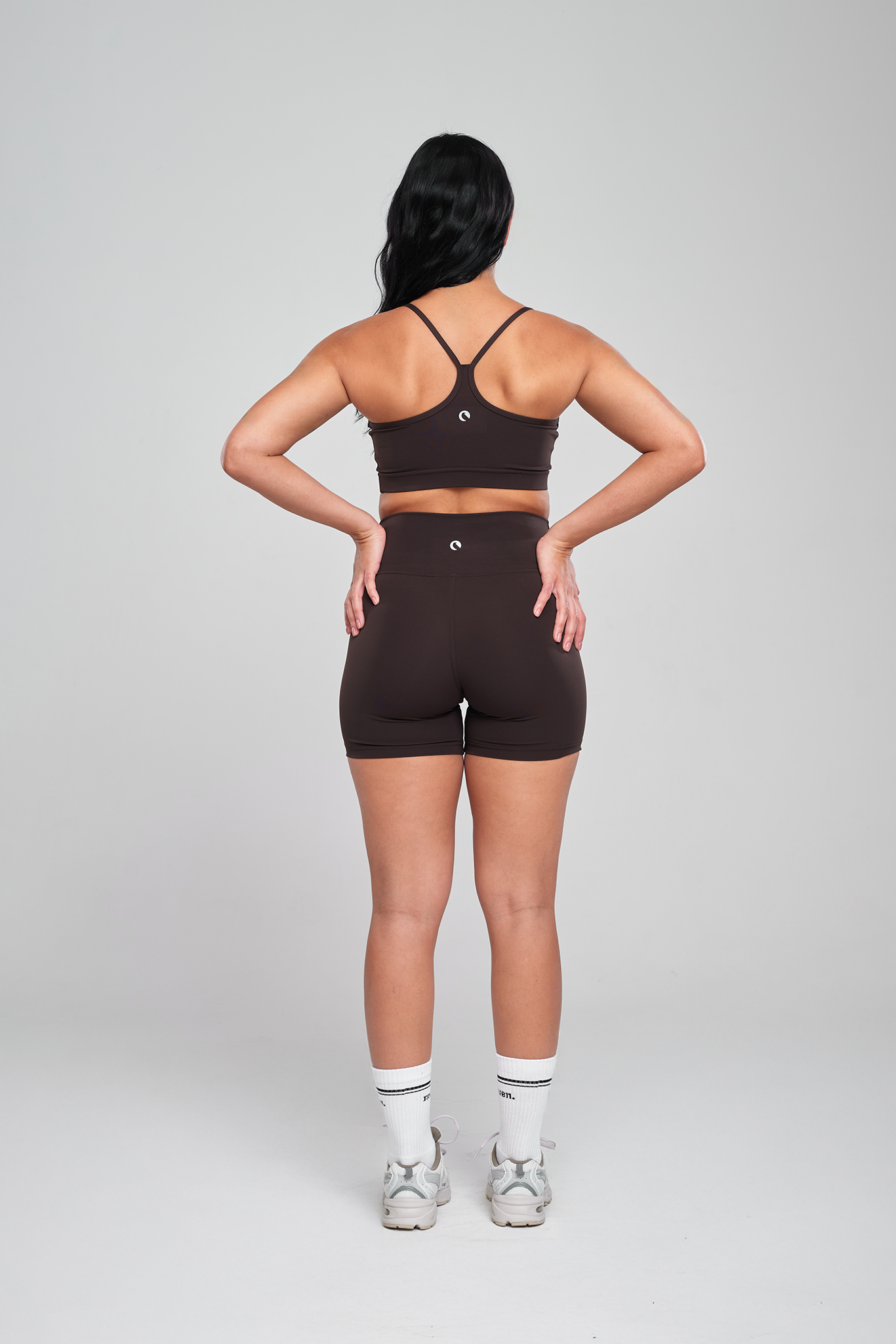 טופ YALUUP.PRO כתפיה דקה - COFFEE