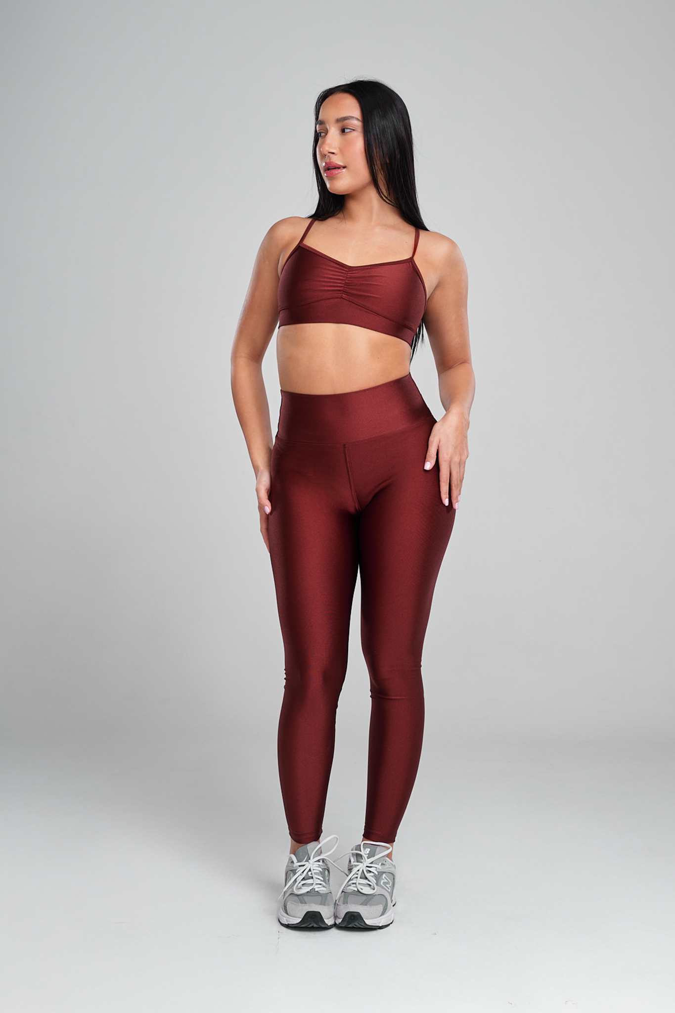 טופ LIRUX כתפיה דקה כיווץ - DARK AMBER