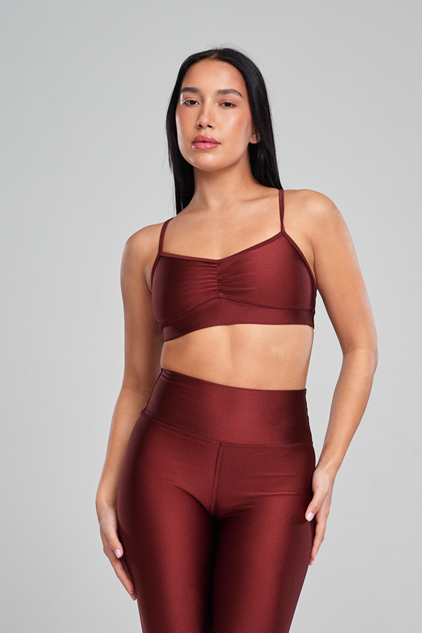 טופ LIRUX כתפיה דקה כיווץ - DARK AMBER