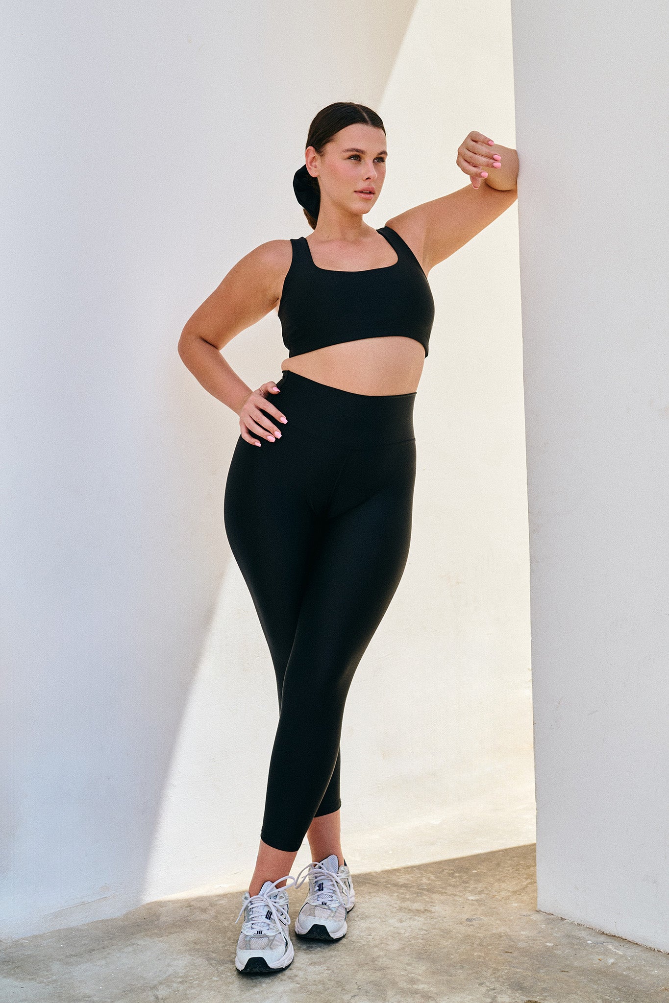 טופ LIRUX מרובע + טייץ LIRUX 7/8 גבוה - BLACK