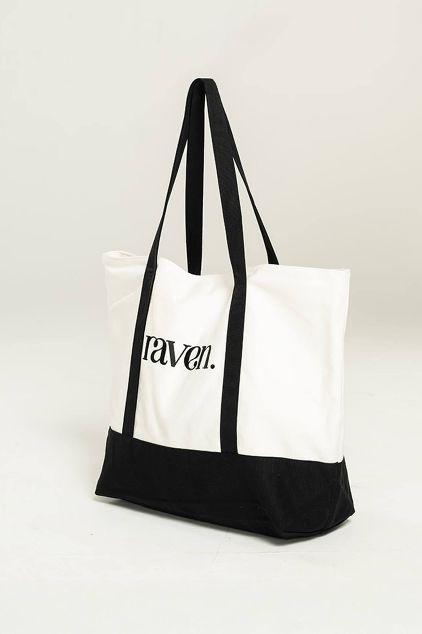 THE BIG BAG - BLACK & WHITE