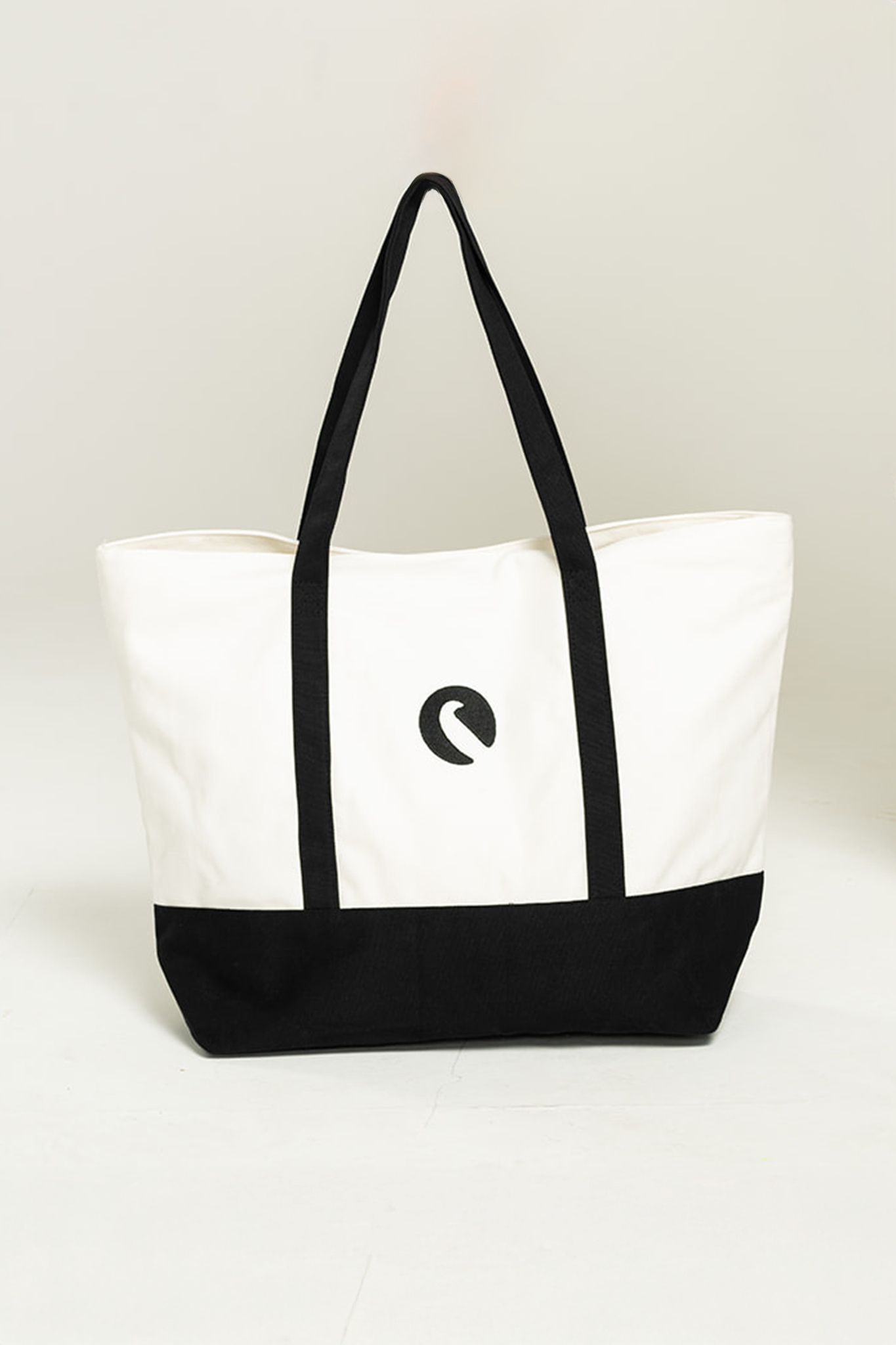 THE BIG BAG - BLACK & WHITE