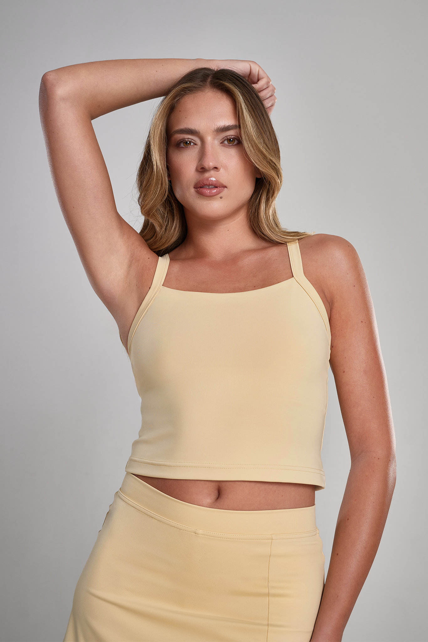 גופיה YALUUP.PRO גב פתוח - BUTTER MILK