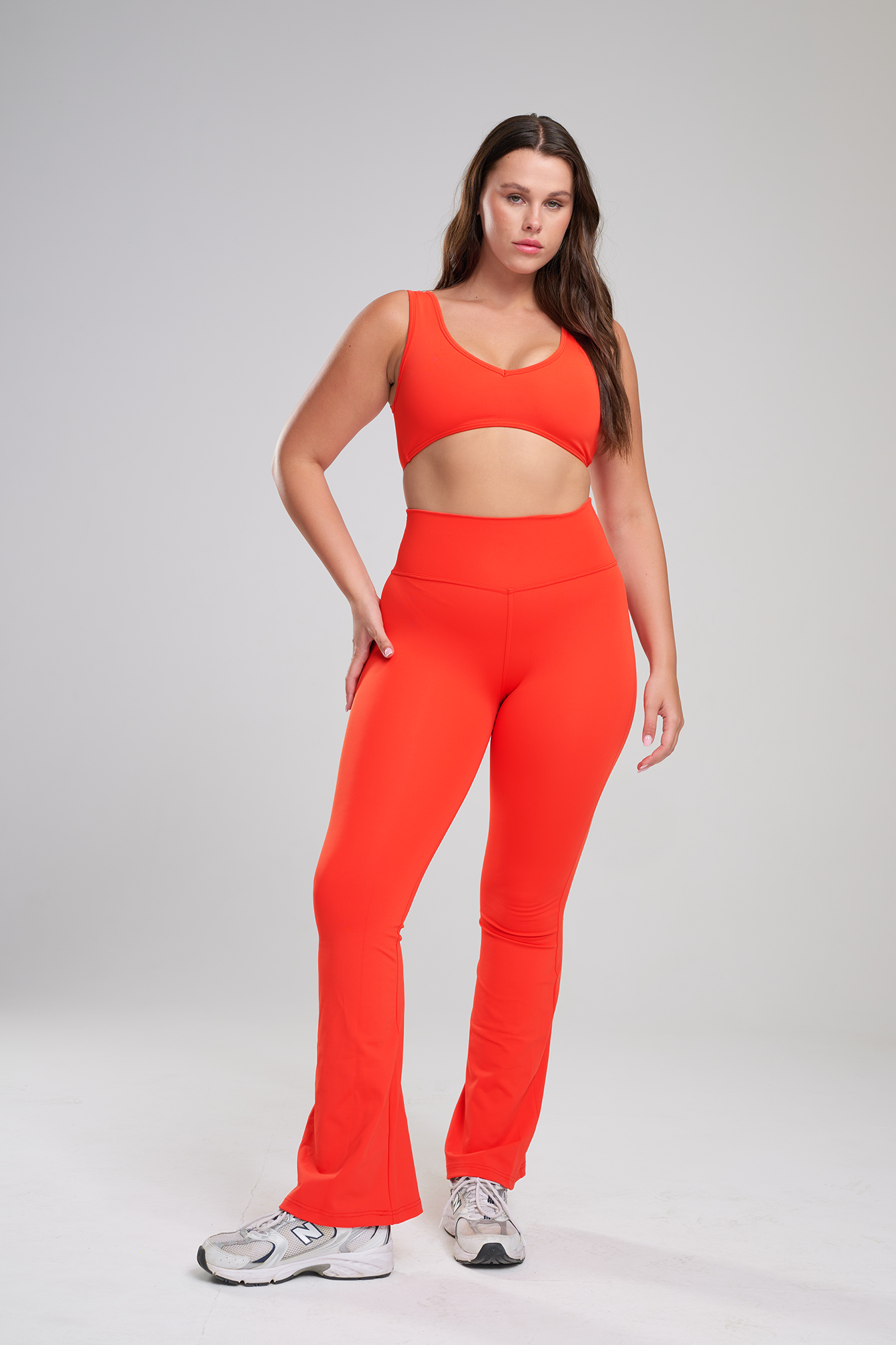 טופ YALUUP.PRO מחשוף וי + טייץ YALUUP.PRO מתרחב - RED ORANGE