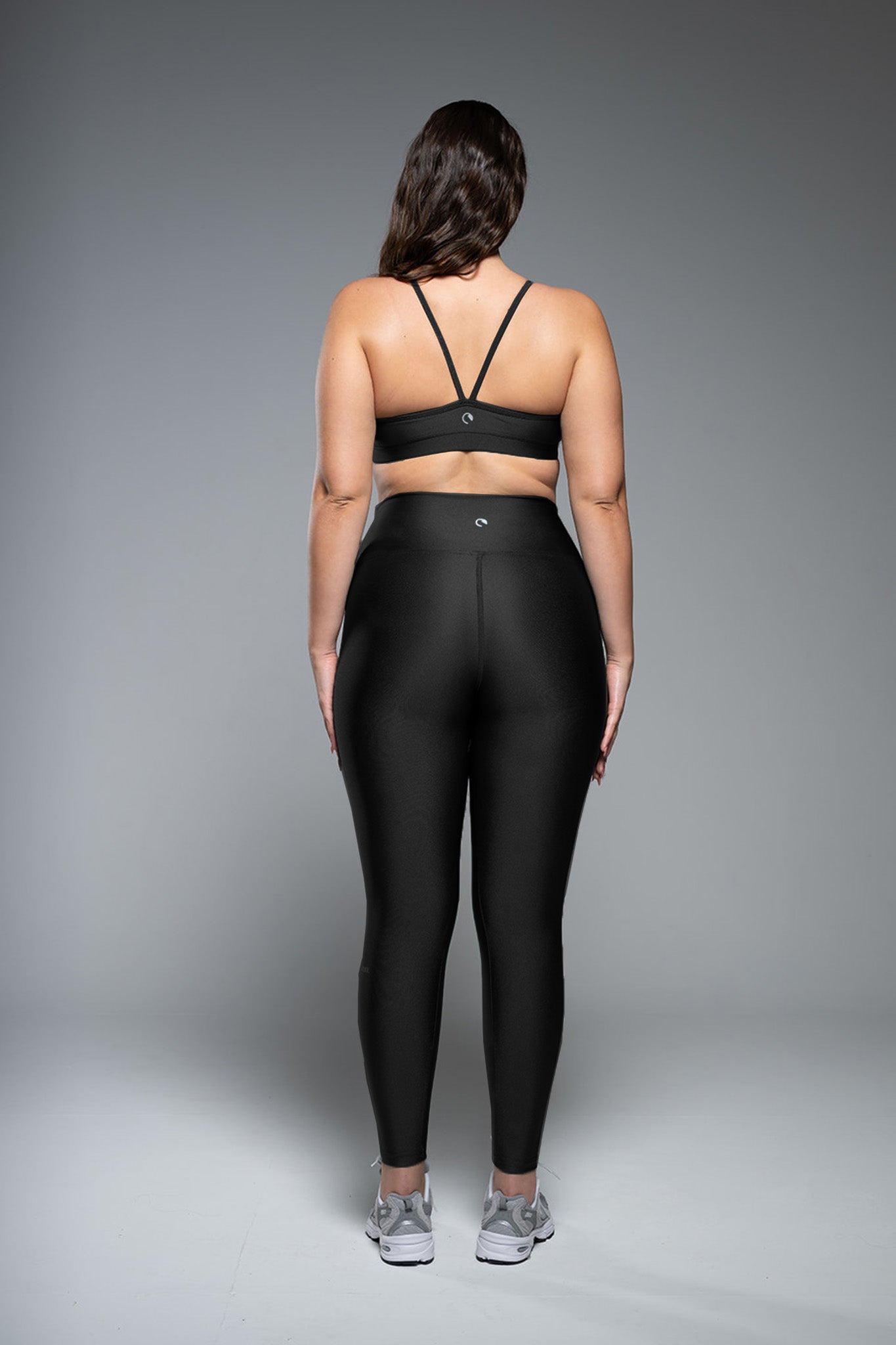 טופ LIRUX כתפיה דקה כיווץ - BLACK