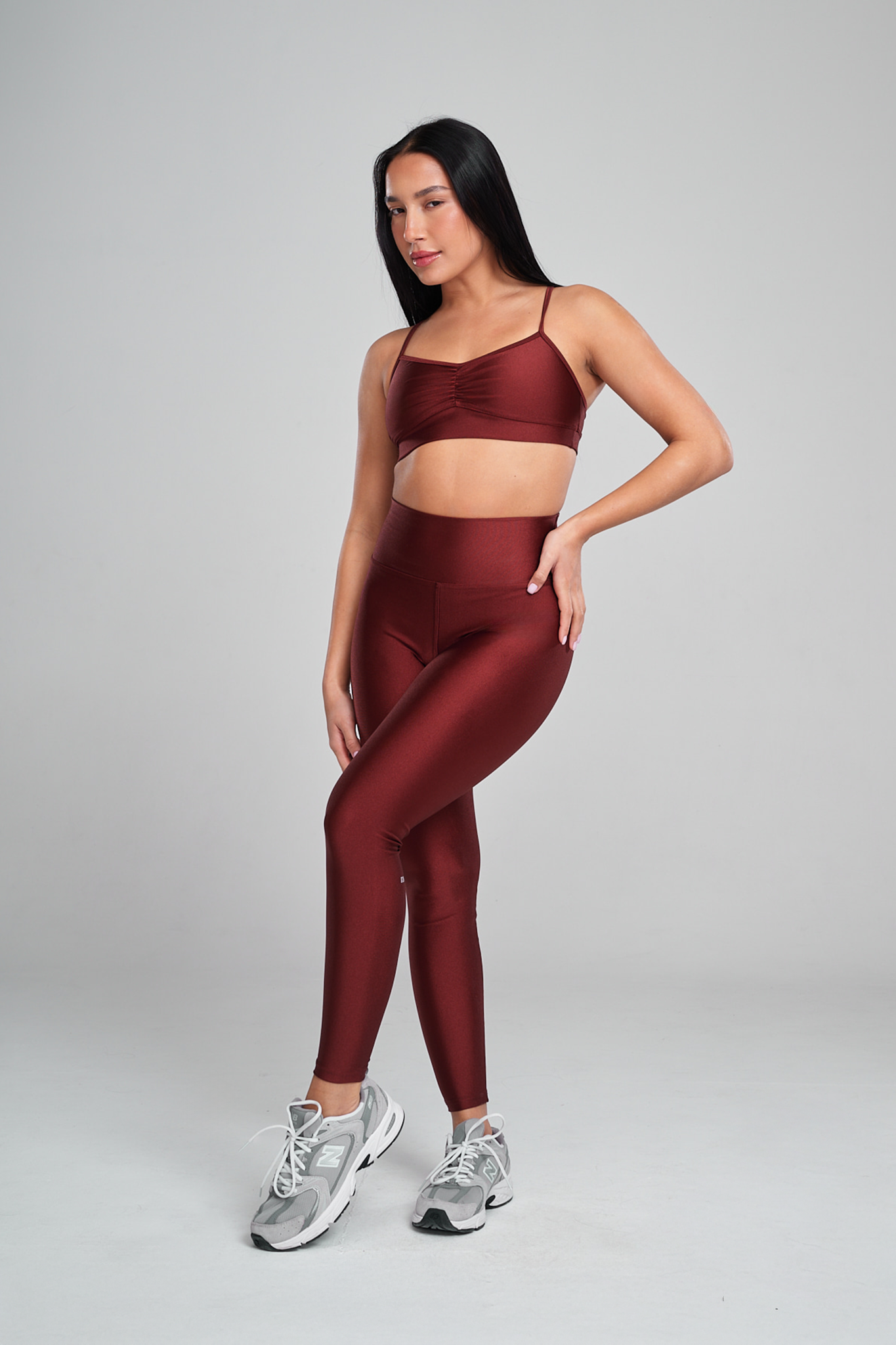 טופ LIRUX כתפיה דקה כיווץ - DARK AMBER