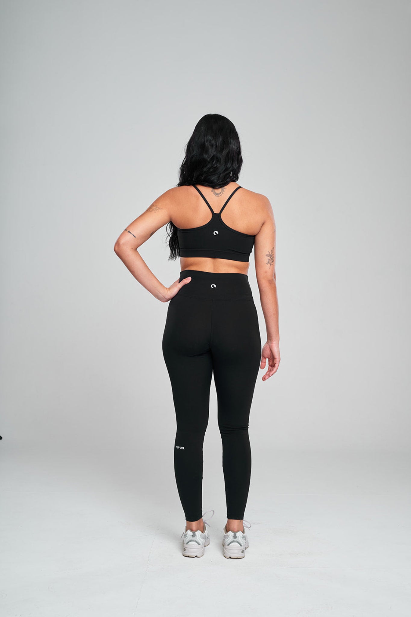 טופ YALUUP.PRO כתפיה דקה + טייץ YALUUP.PRO ארוך גבוה - BLACK