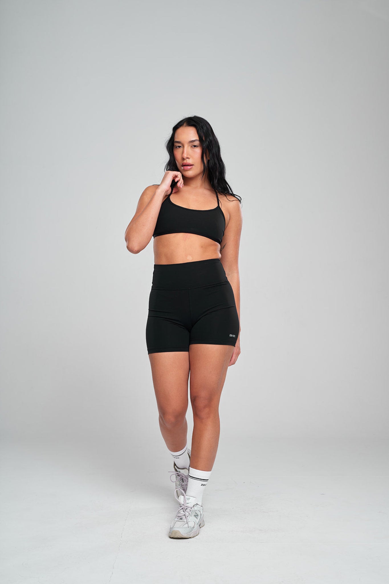 טופ YALUUP.PRO מוצלב + טייץ YALUUP.PRO קצר - BLACK