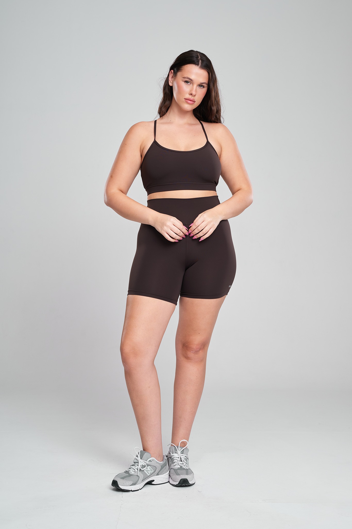 טופ YALUUP.PRO כתפיה דקה - COFFEE