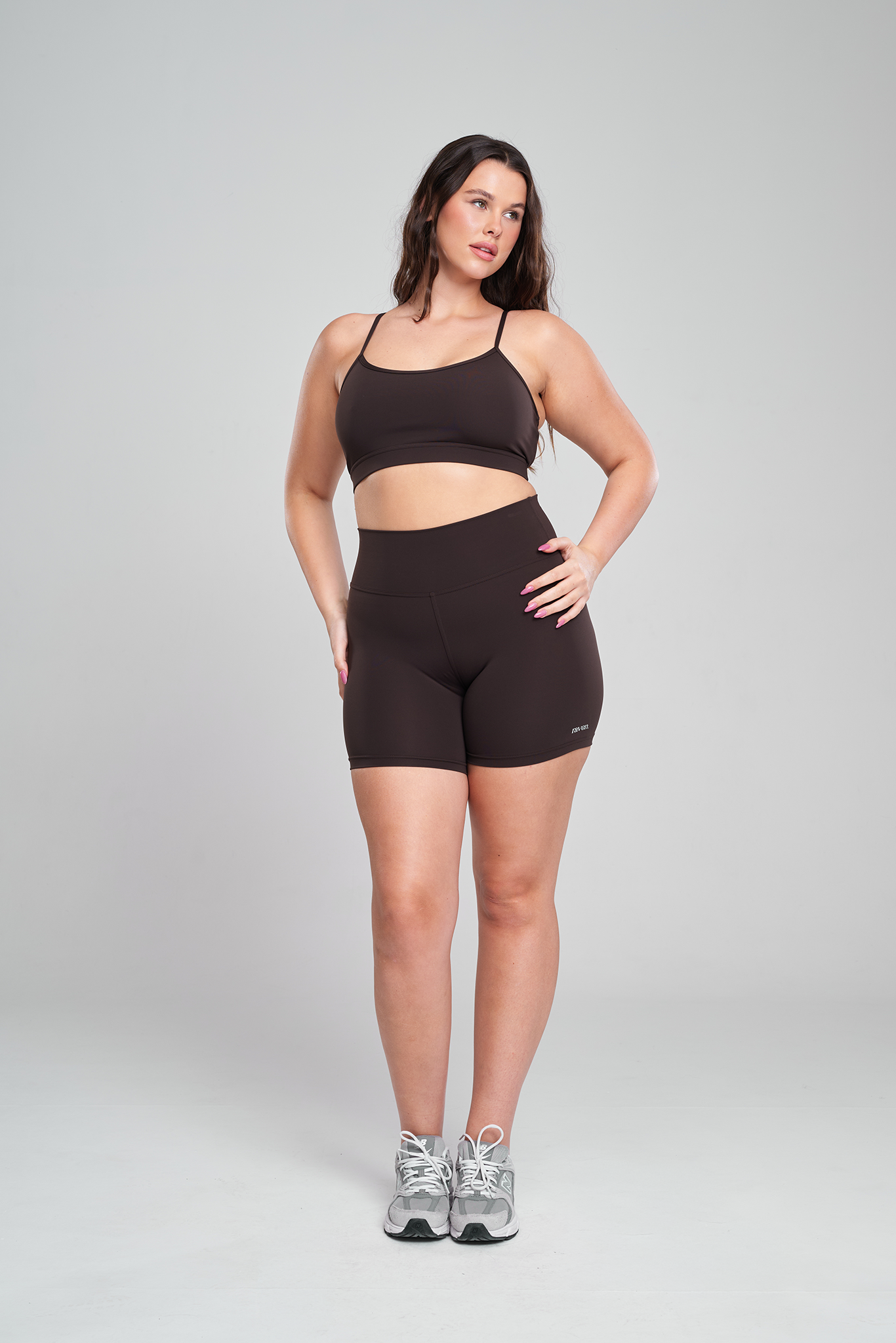 טופ YALUUP.PRO כתפיה דקה + טייץ YALUUP.PRO קצר - COFFEE