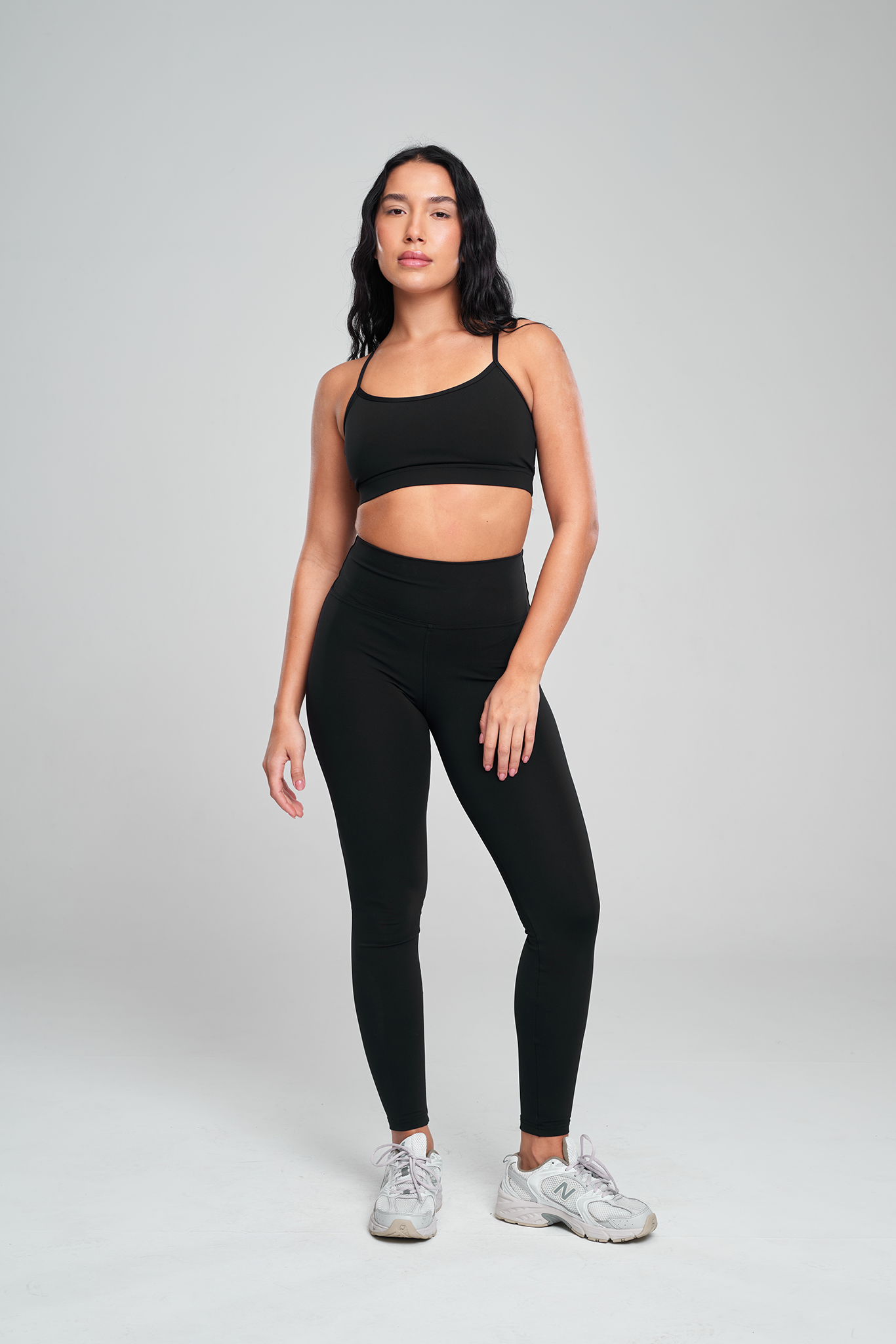 טופ YALUUP.PRO כתפיה דקה - BLACK