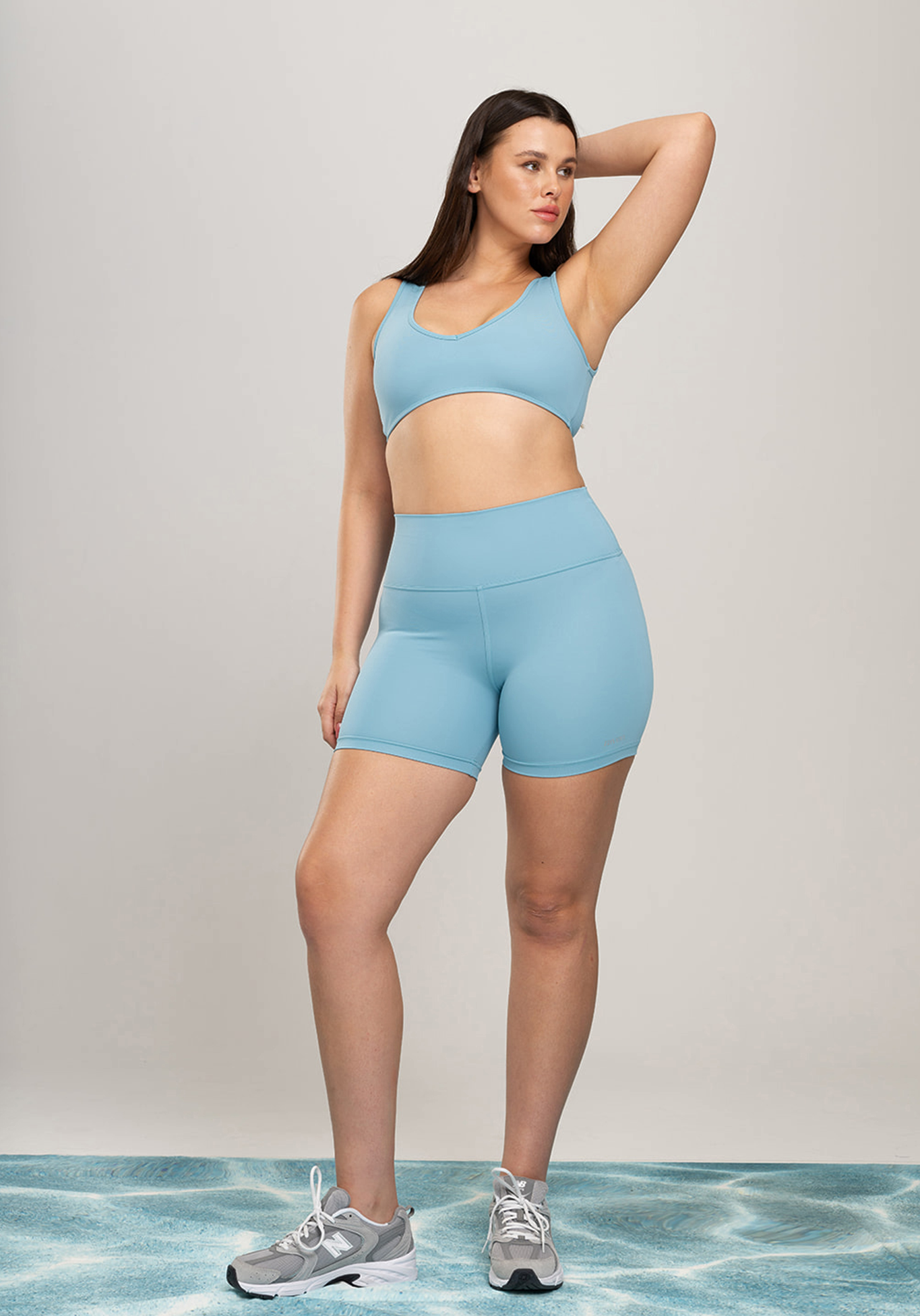 טופ YALUUP.PRO מחשוף וי - RIVER MIST