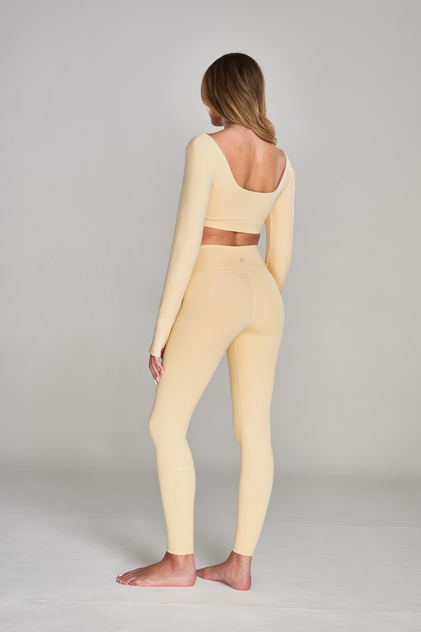 חולצת מעטפת YALUUP.PRO אקטיב - BUTTER MILK