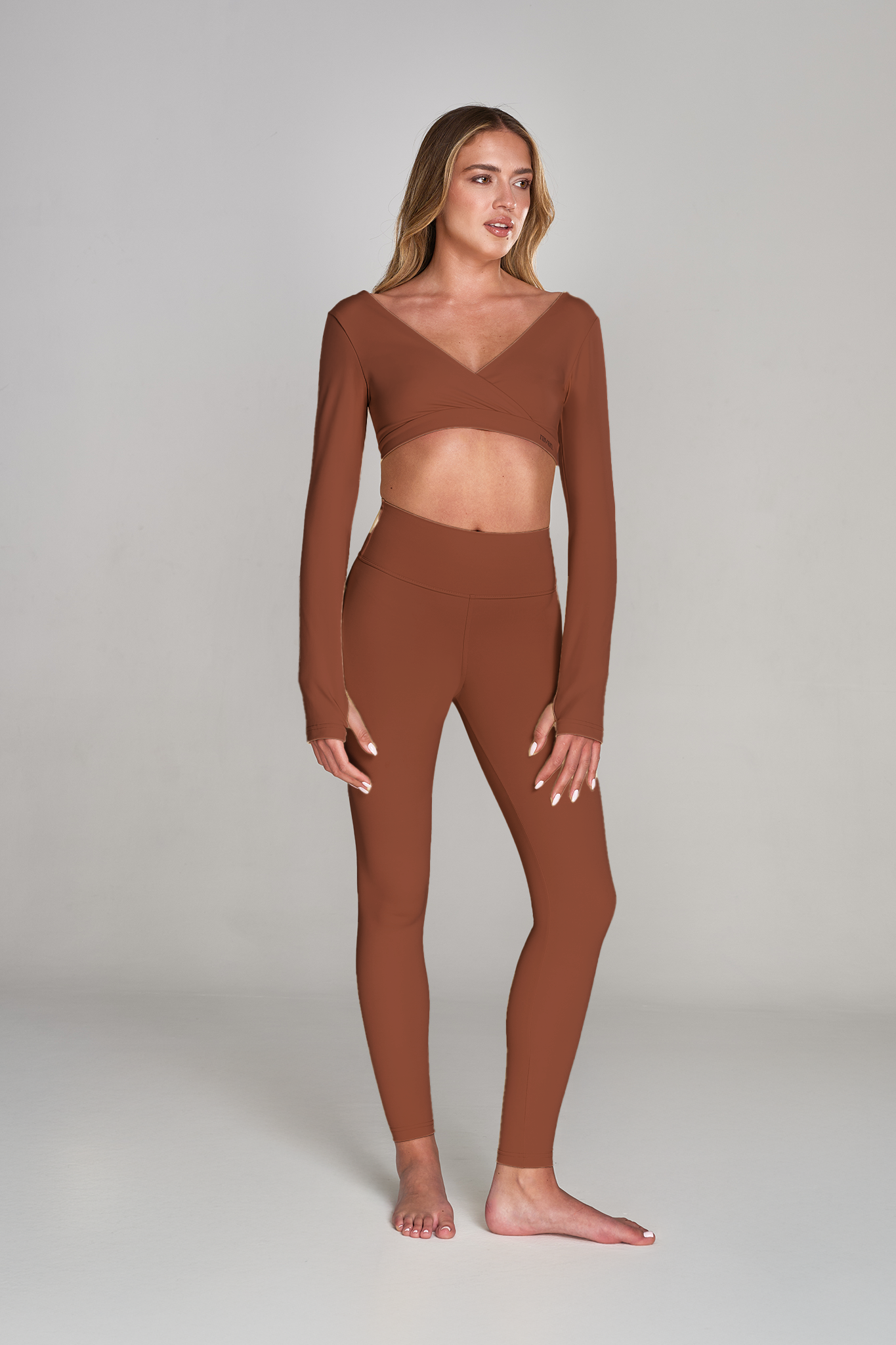 חולצת מעטפת YALUUP.PRO אקטיב - MORENA BROWN