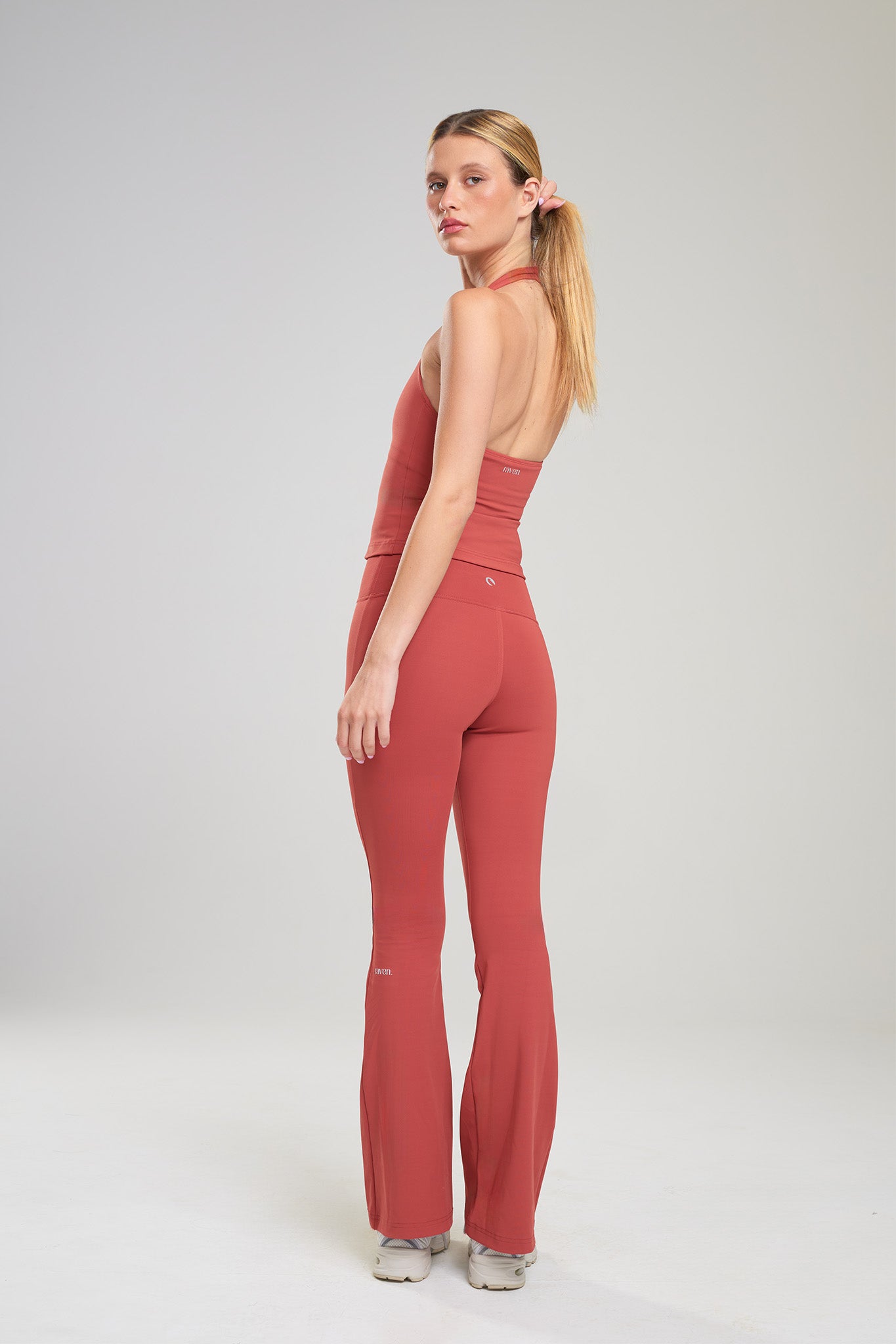 טייץ YALUUP.PRO מתרחב - MARS RED