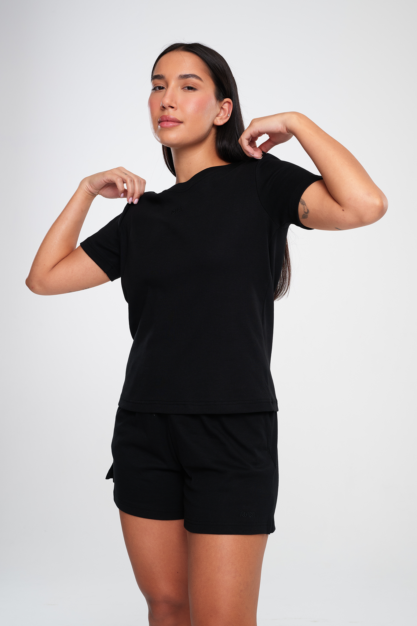 חולצת טי RIB קצרה - BLACK