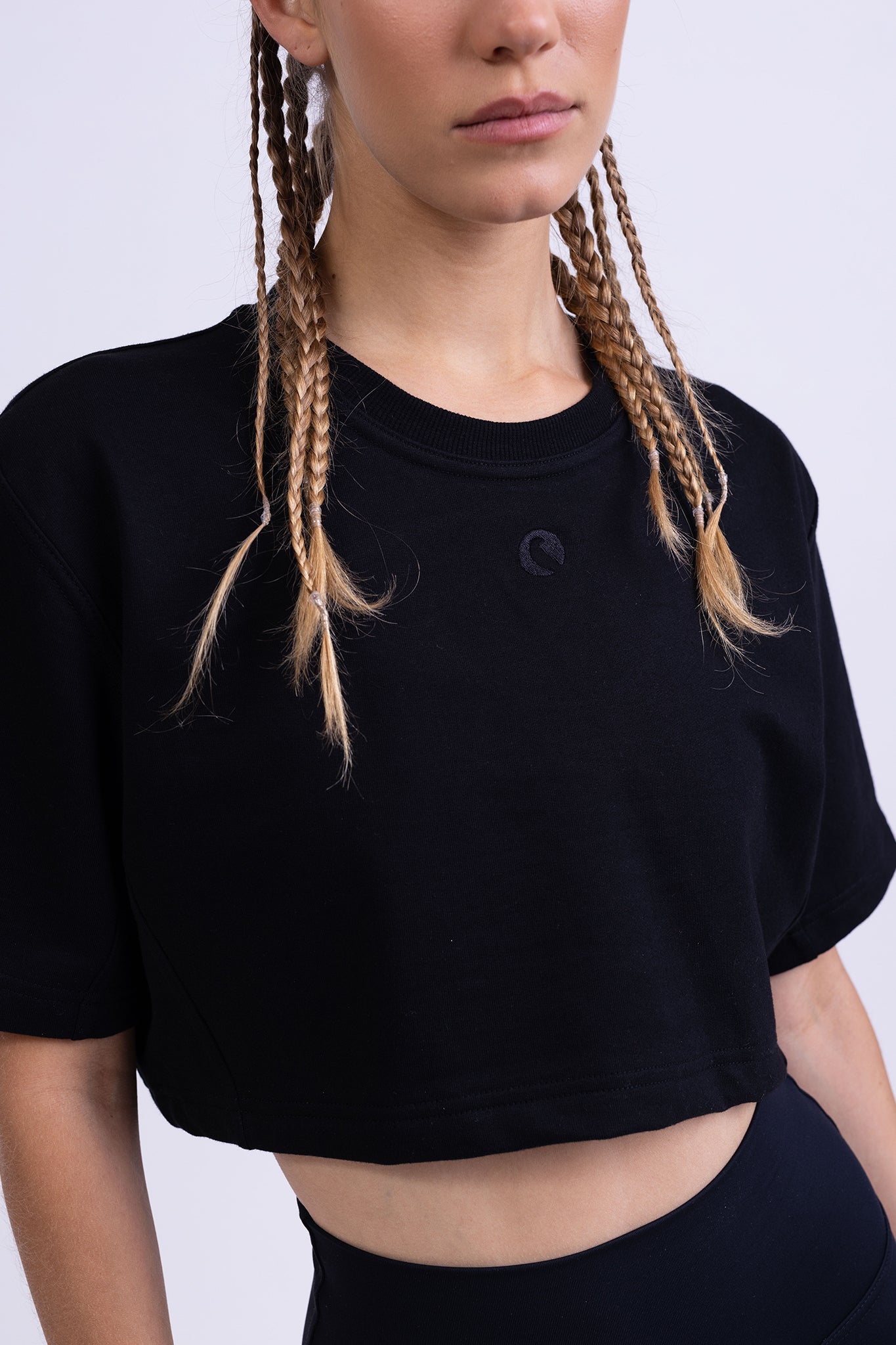 OVERSIZED CROP TOP - שחור