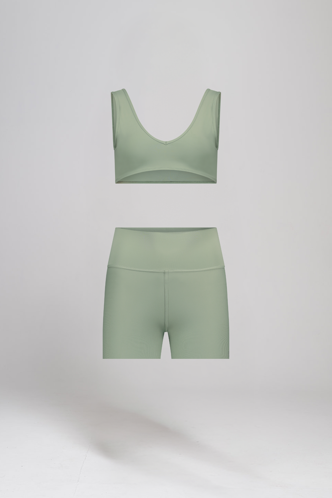 טופ YALUUP.PRO מחשוף וי + שורט YALUUP.PRO גבוה - ICY MINT