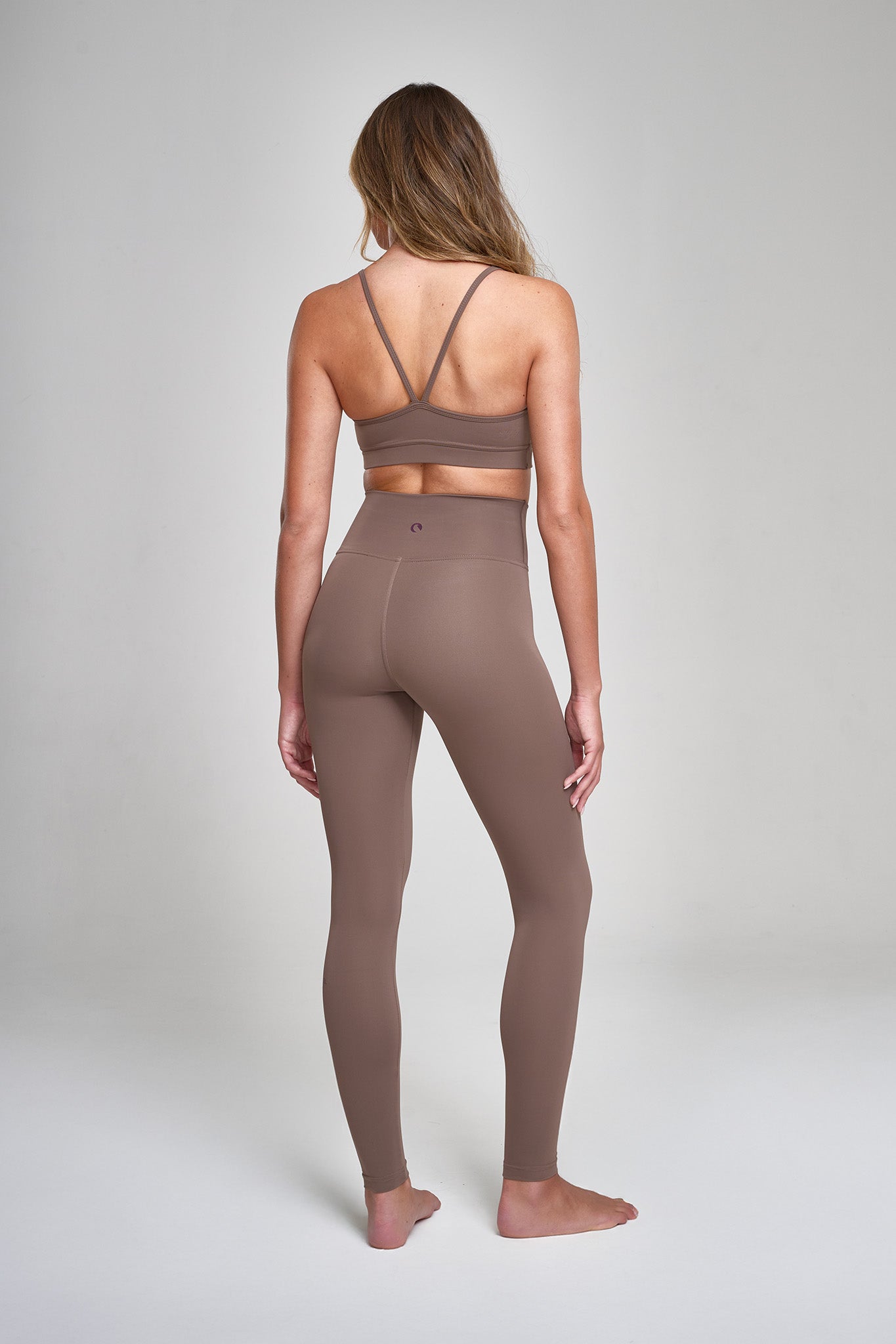 טופ YALUUP.PRO כיווץ - MOCHA BROWN