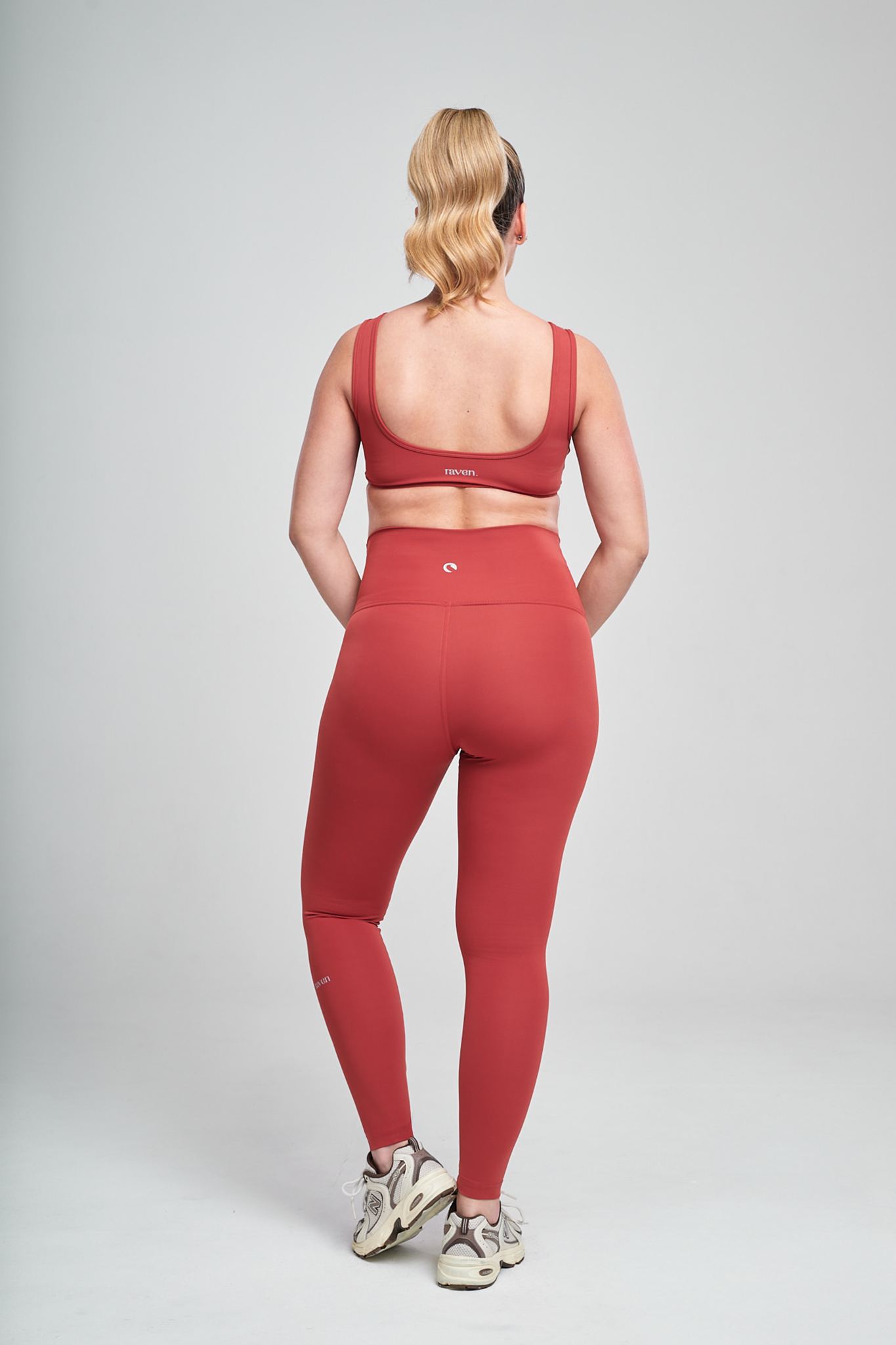 טופ YALUUP.PRO מחשוף וי הריון - MARS RED