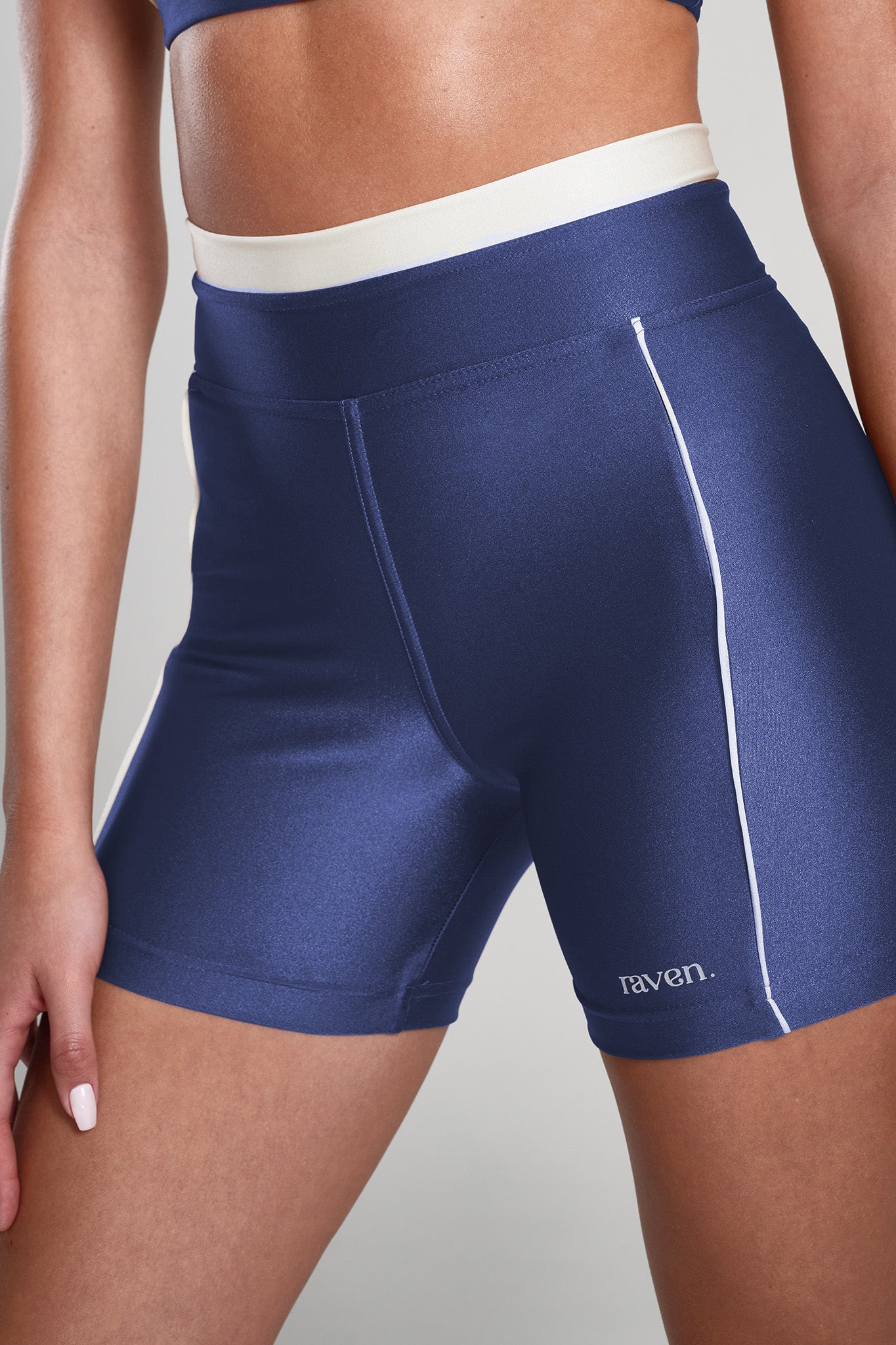 טייץ LIRUX קצר אאוטליין - INDIGO