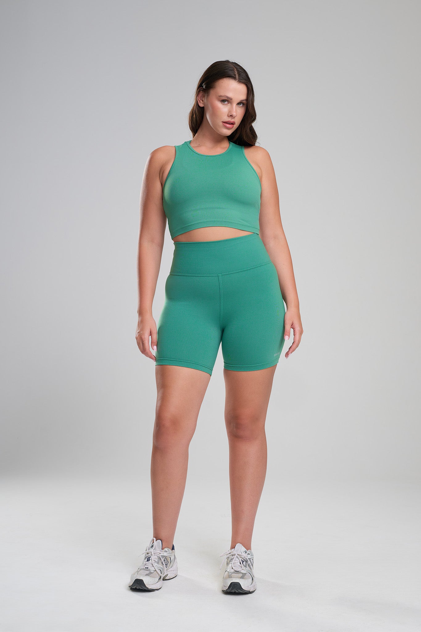 גופית YALU קרופ רייסר + טייץ SOFTLEX קצר - EVER GREEN