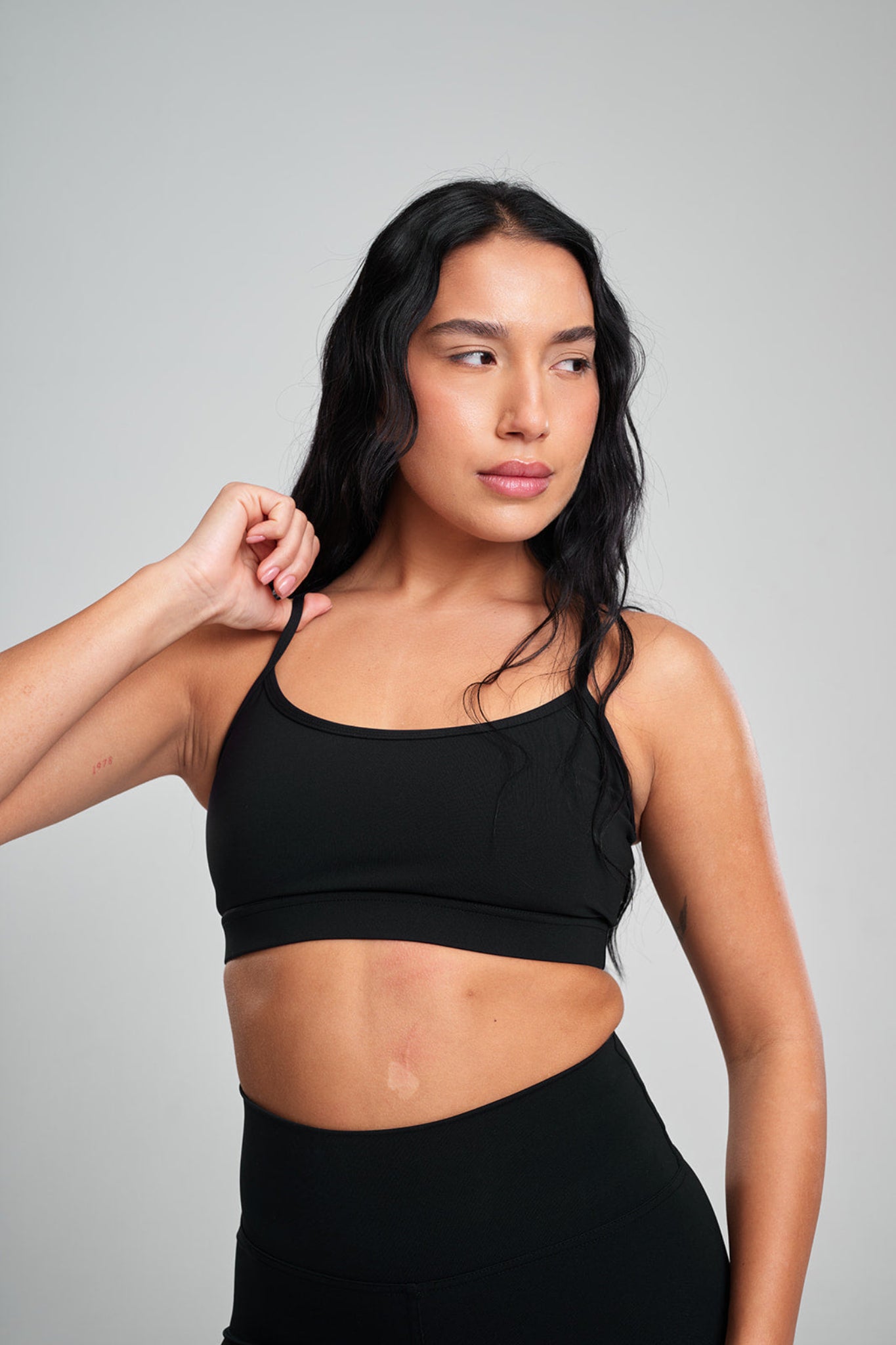 טופ YALUUP.PRO כתפיה דקה + טייץ YALUUP.PRO ארוך גבוה - BLACK