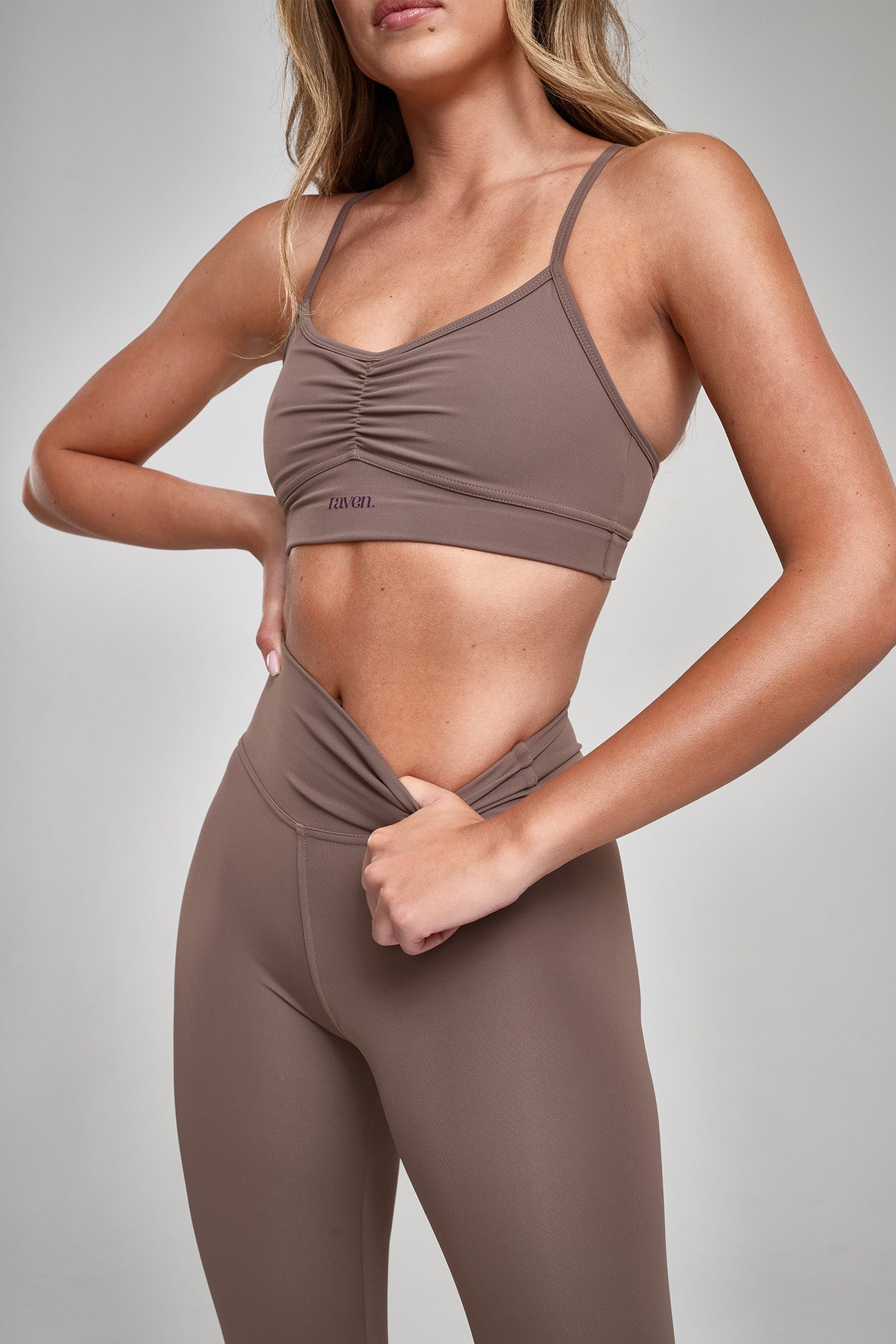 טופ YALUUP.PRO כיווץ - MOCHA BROWN