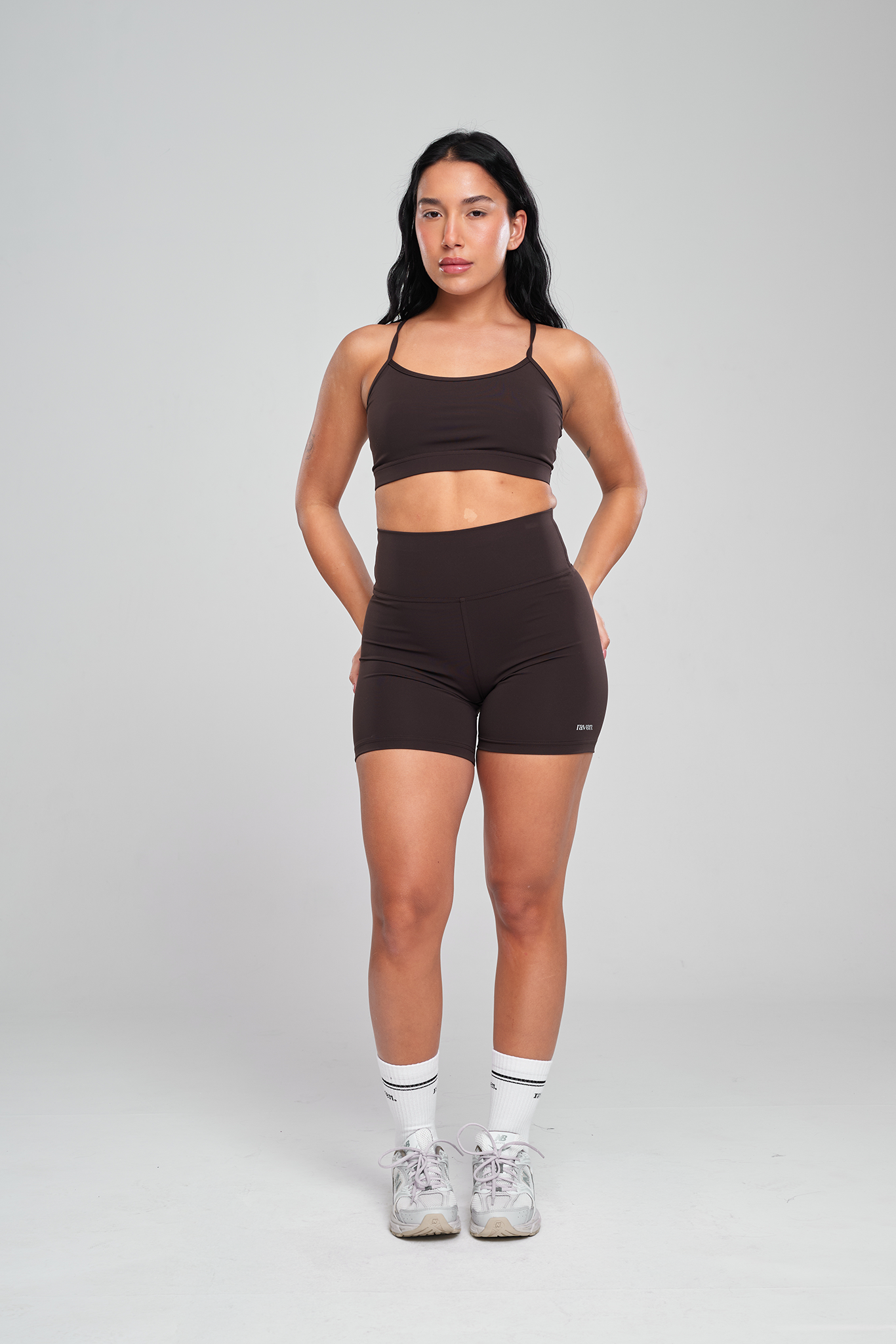 טופ YALUUP.PRO כתפיה דקה - COFFEE