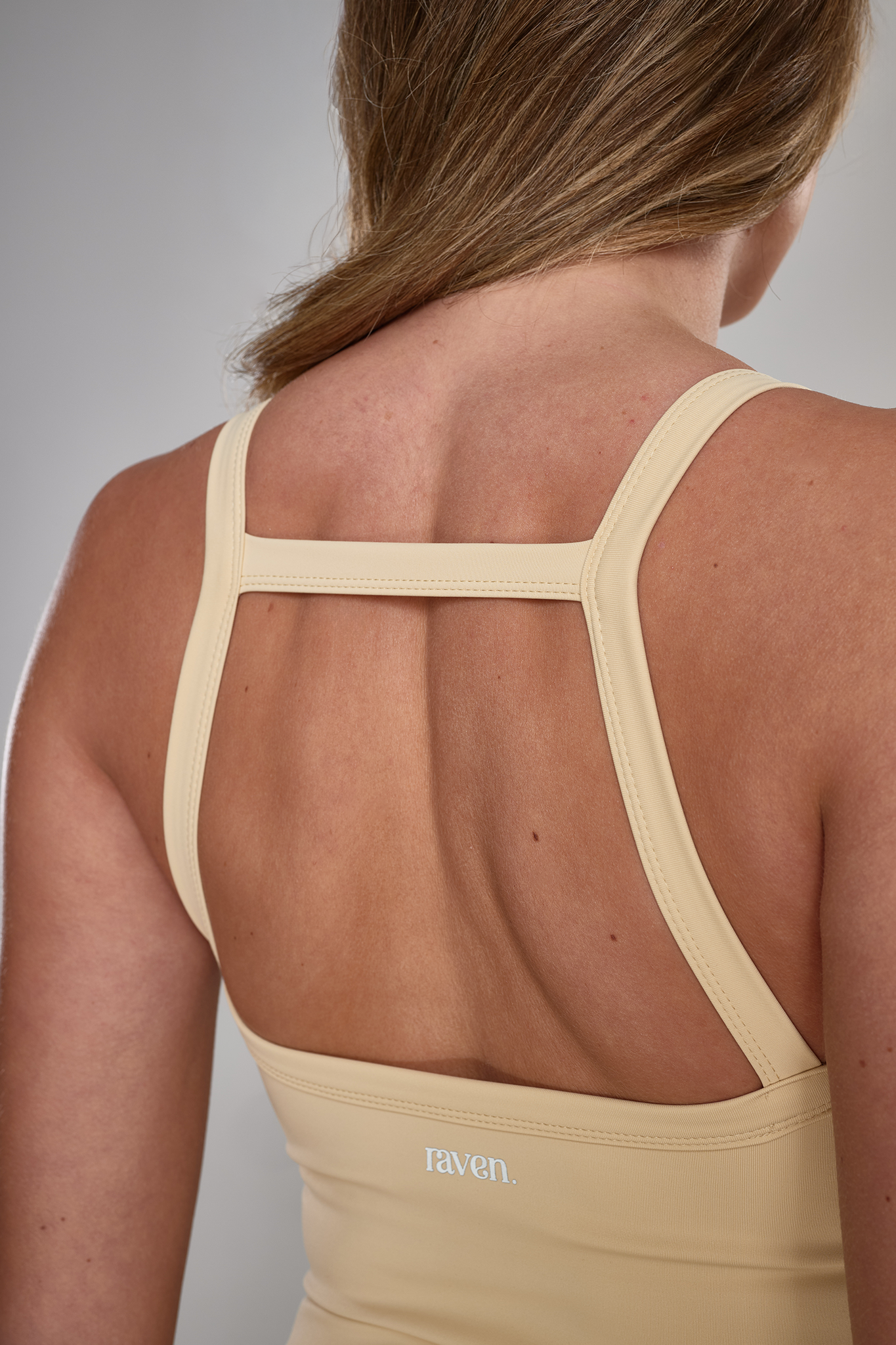 גופיה YALUUP.PRO גב פתוח - BUTTER MILK