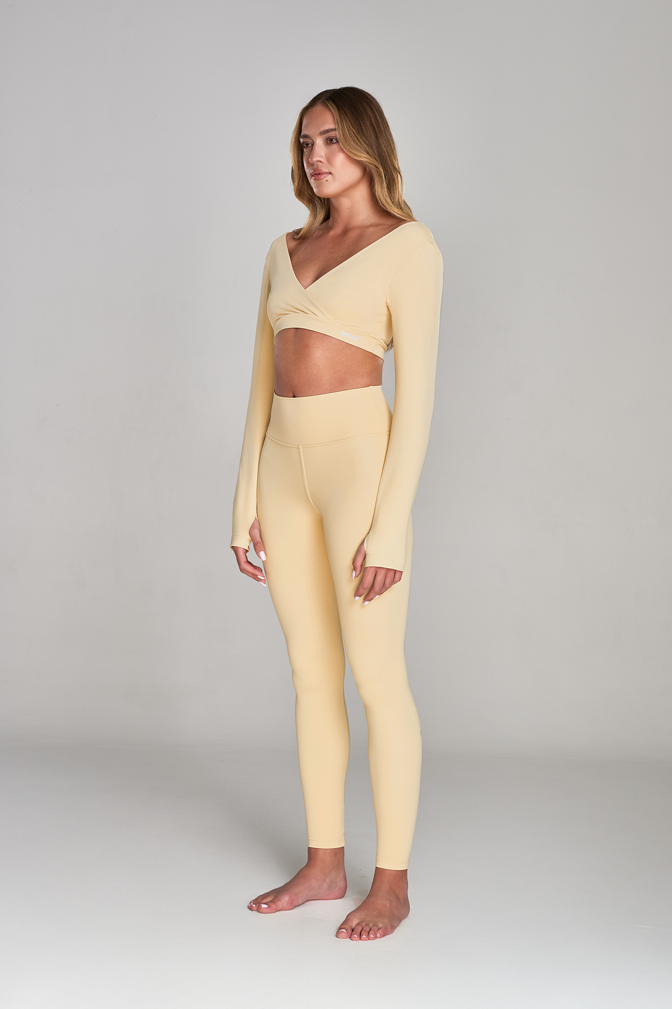 חולצת מעטפת YALUUP.PRO אקטיב - BUTTER MILK