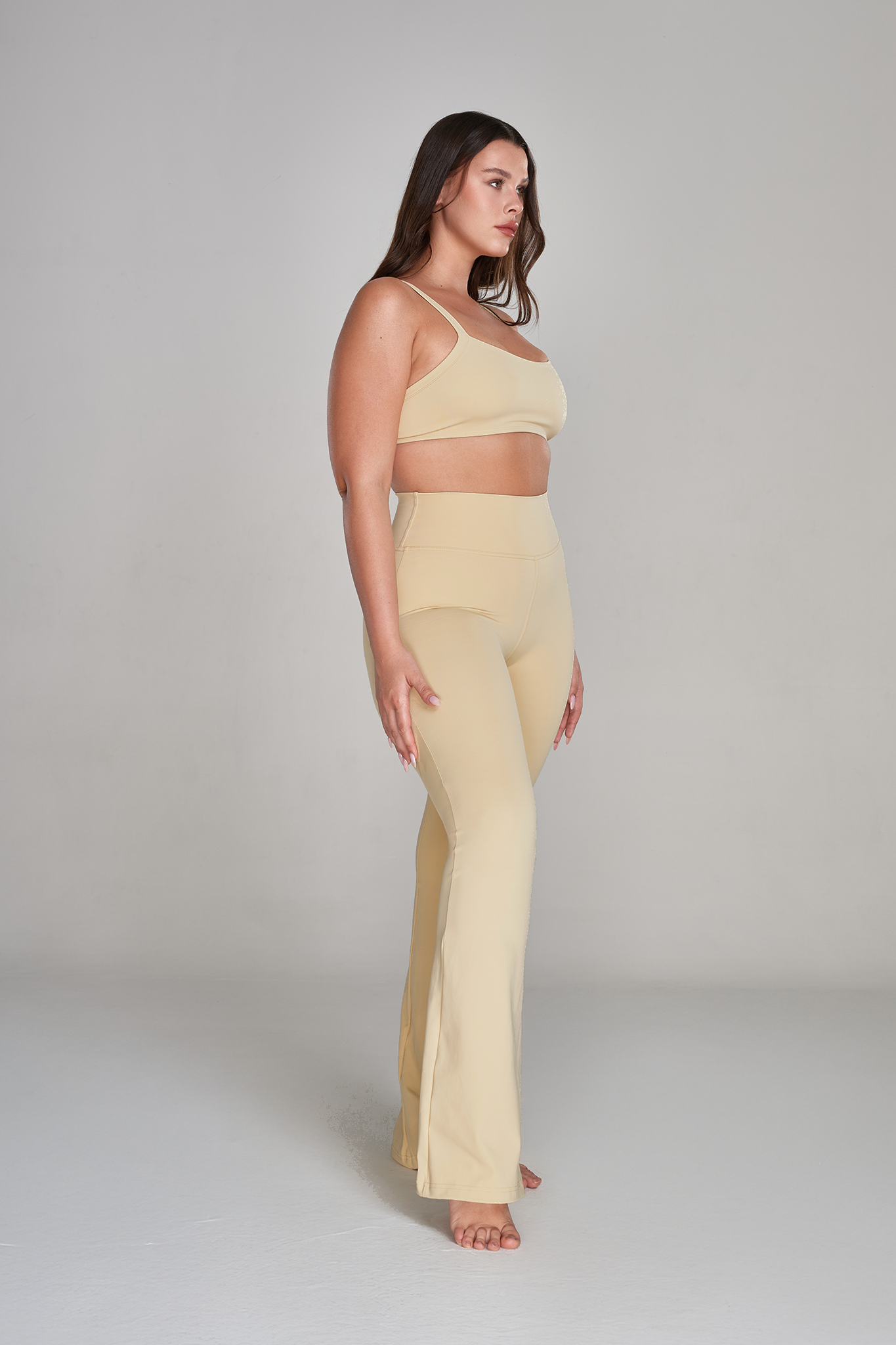 טופ YALUUP.PRO גב פתוח  - BUTTER MILK