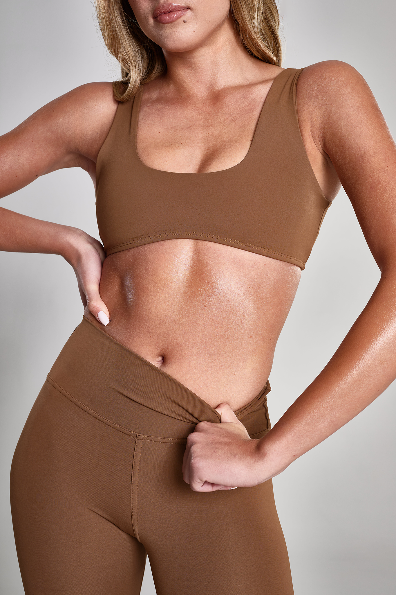 טופ YALUUP.PRO קטן - BRONZER BROWN